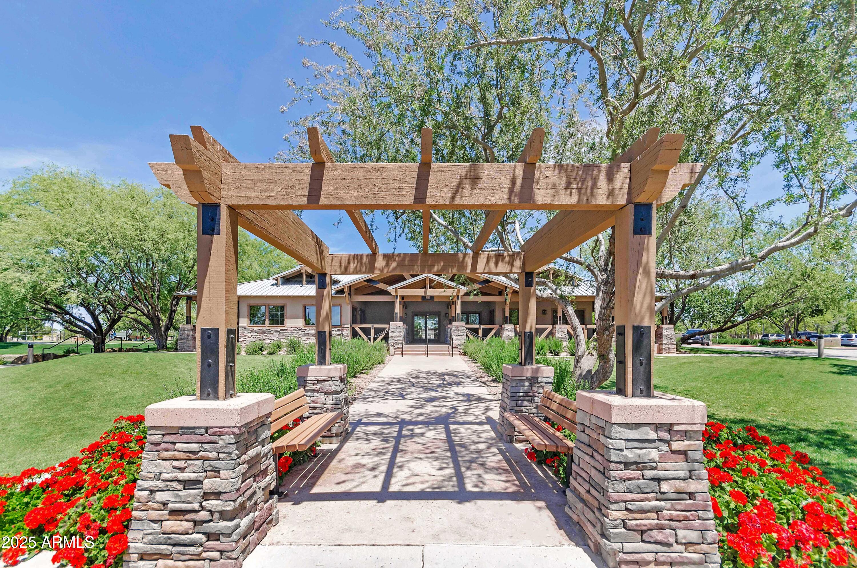 4220 E MARSHALL Avenue