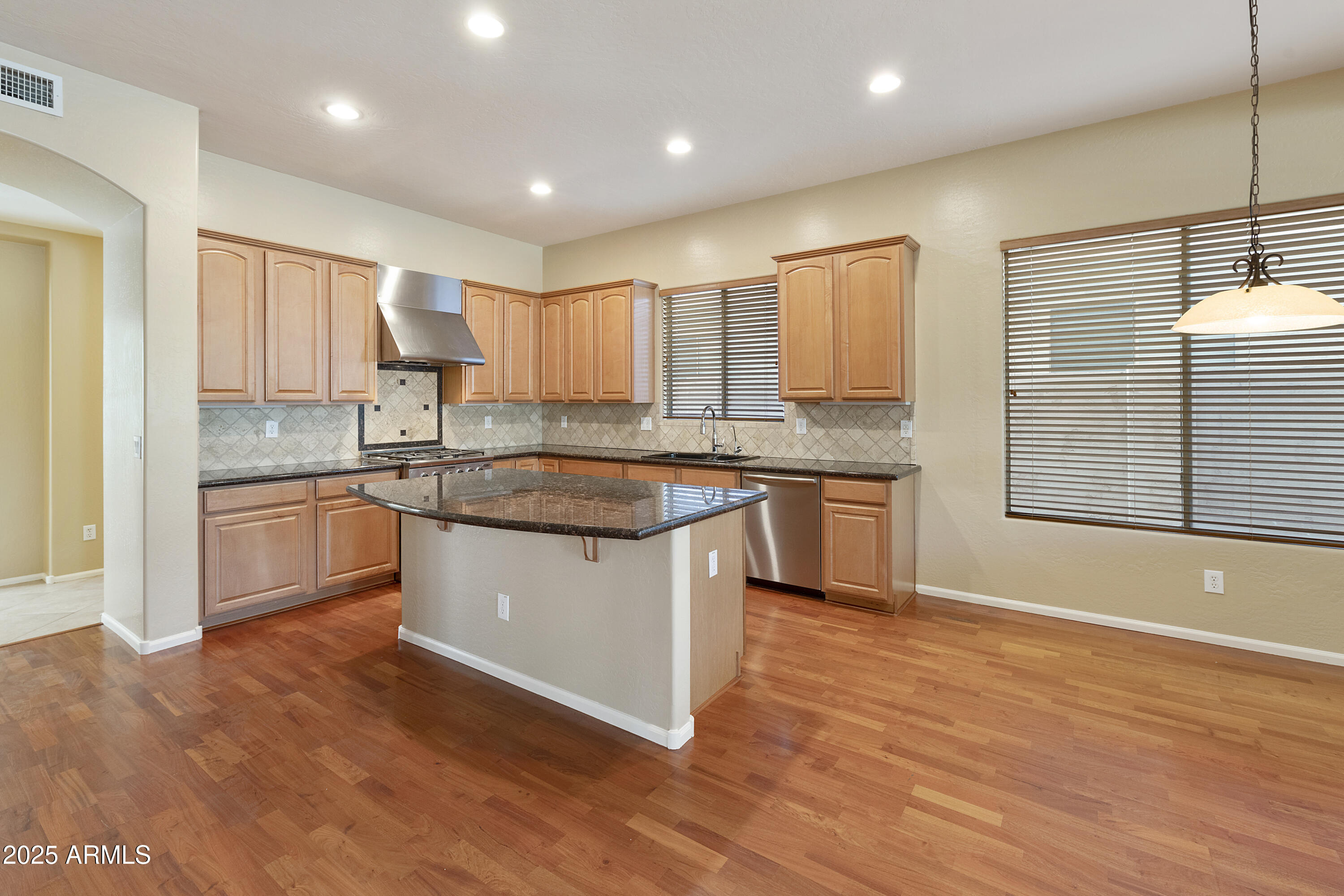 4220 E MARSHALL Avenue