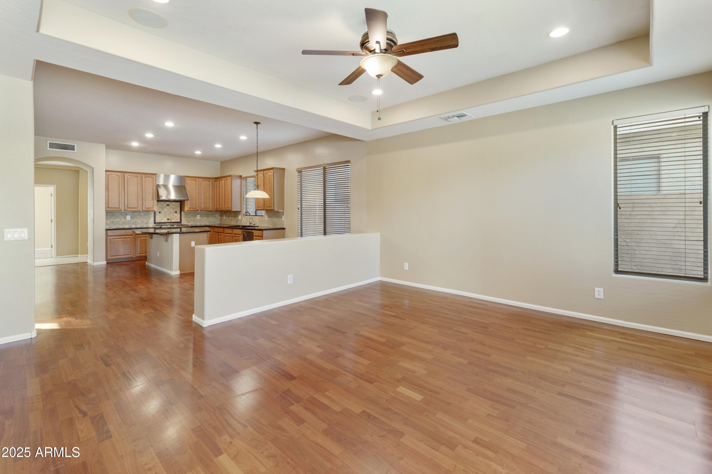 4220 E MARSHALL Avenue