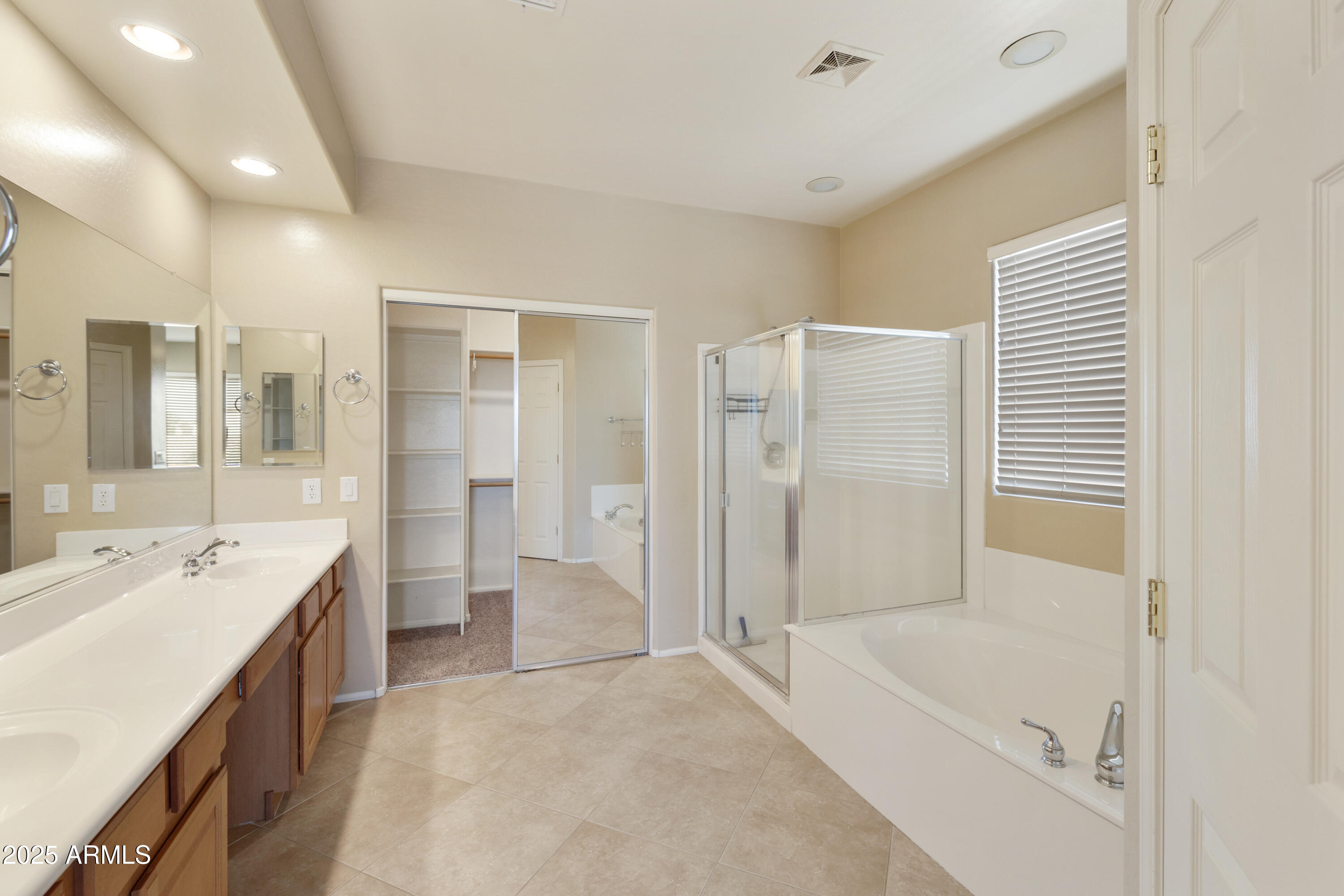 4220 E MARSHALL Avenue