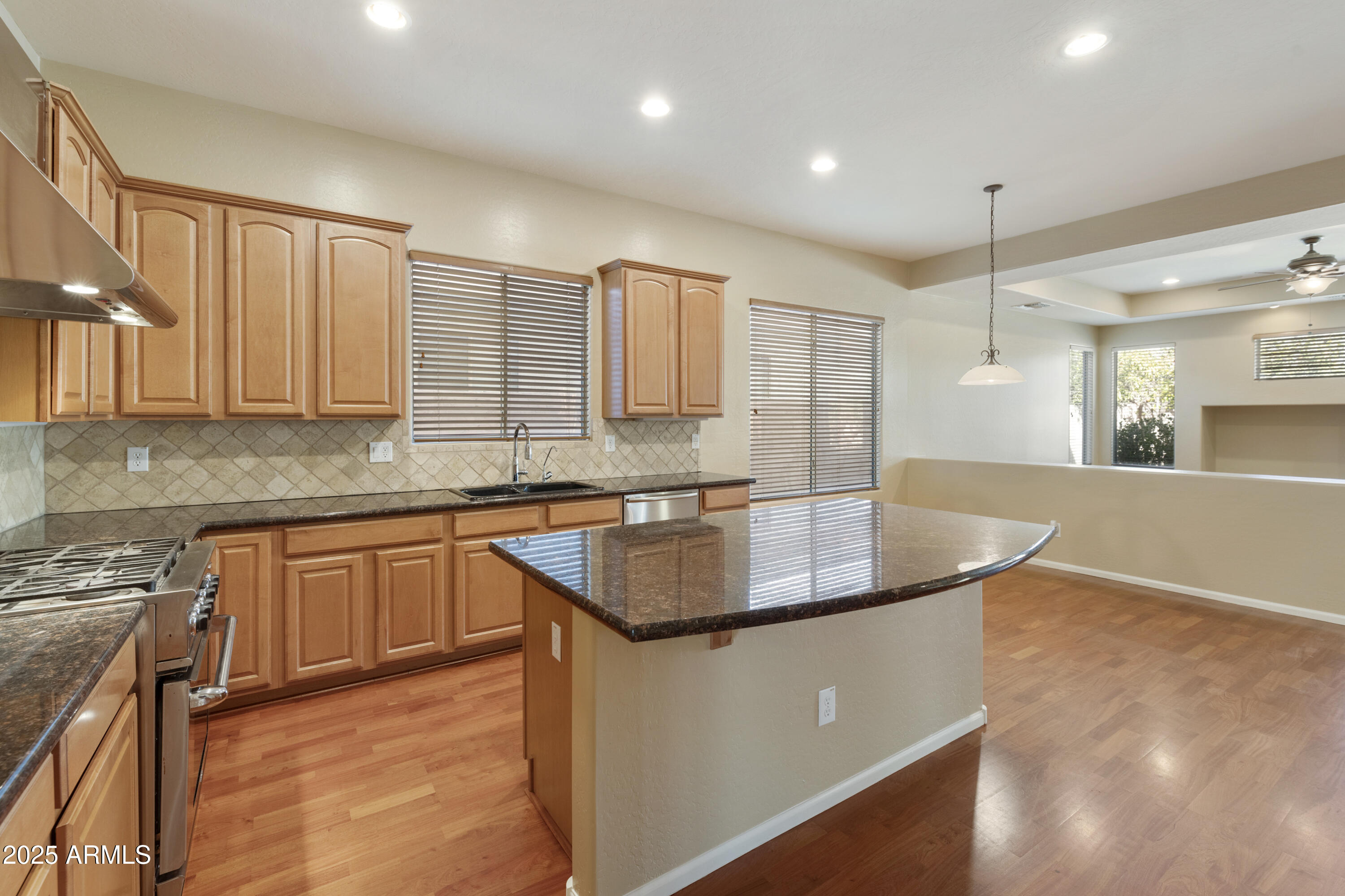 4220 E MARSHALL Avenue