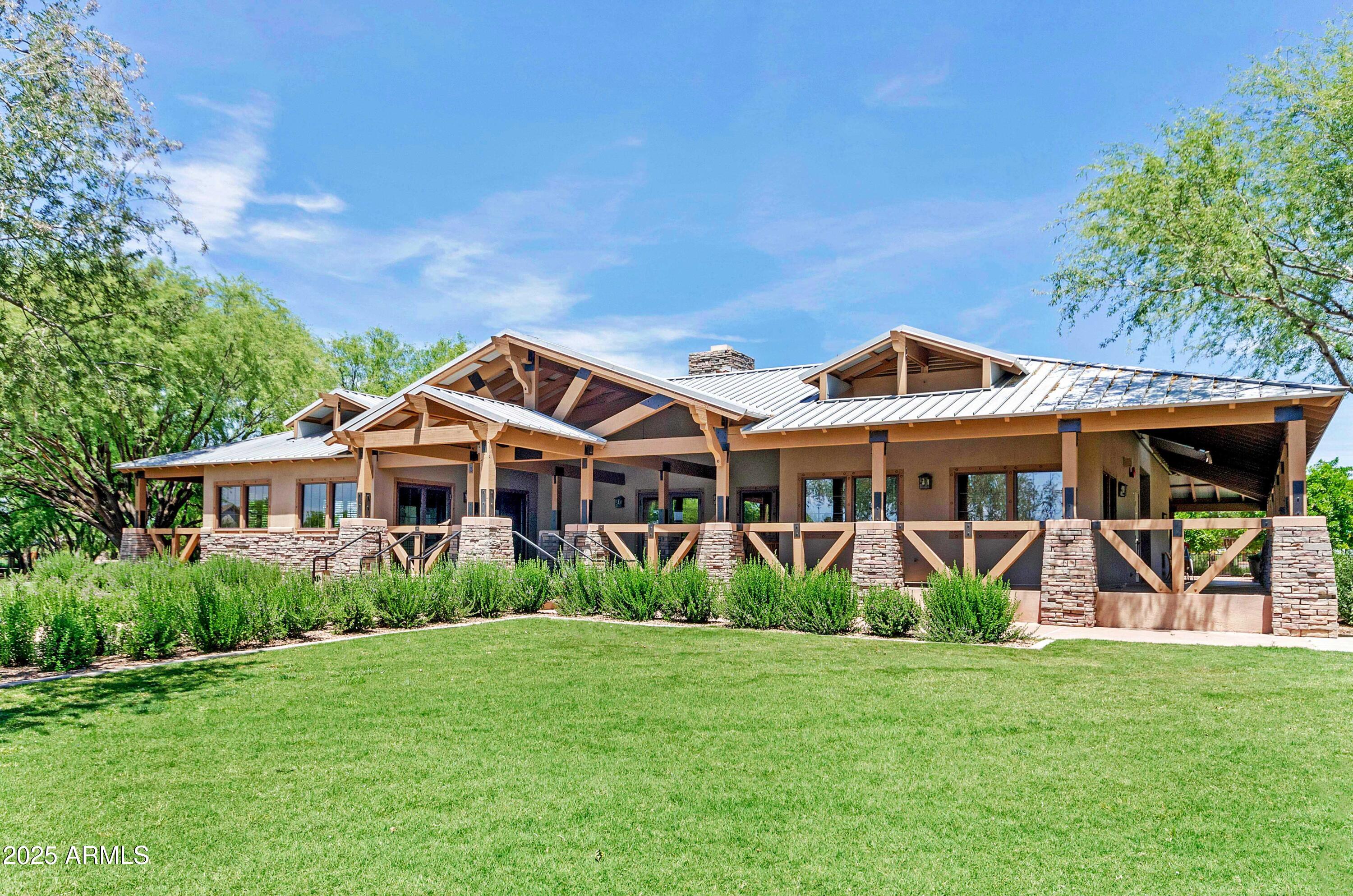 4220 E MARSHALL Avenue