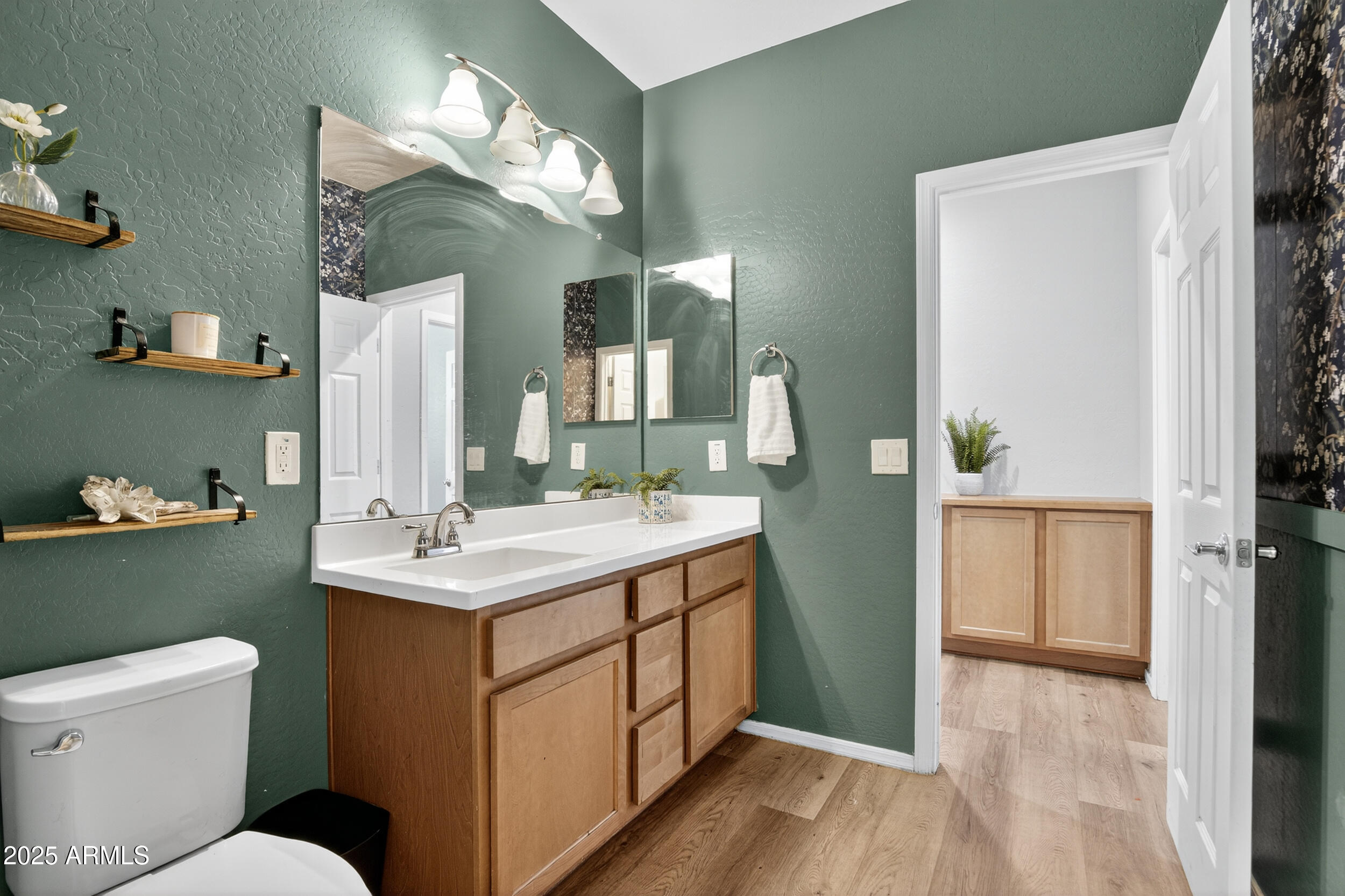 22484 E Calle De Flores
