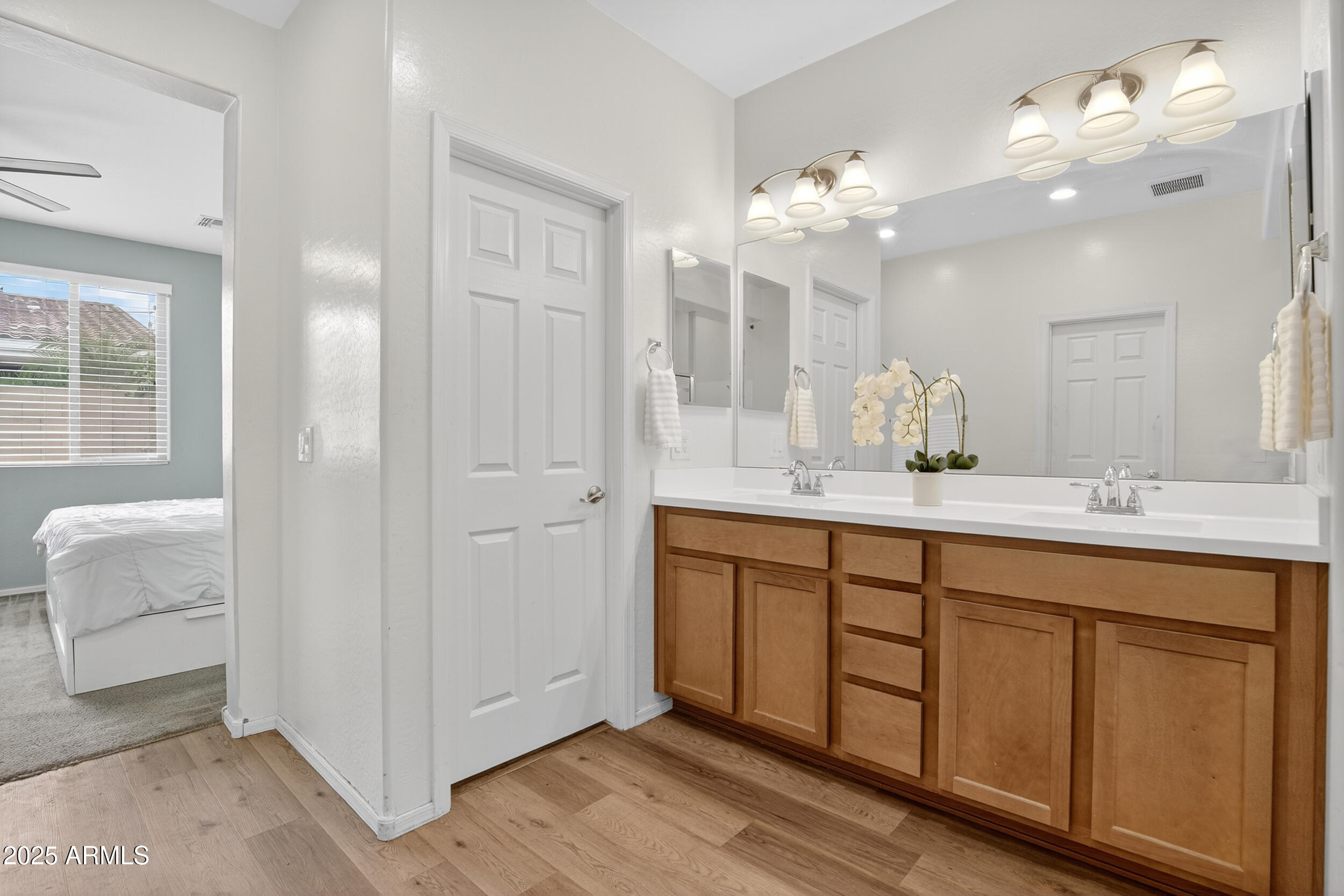 22484 E Calle De Flores