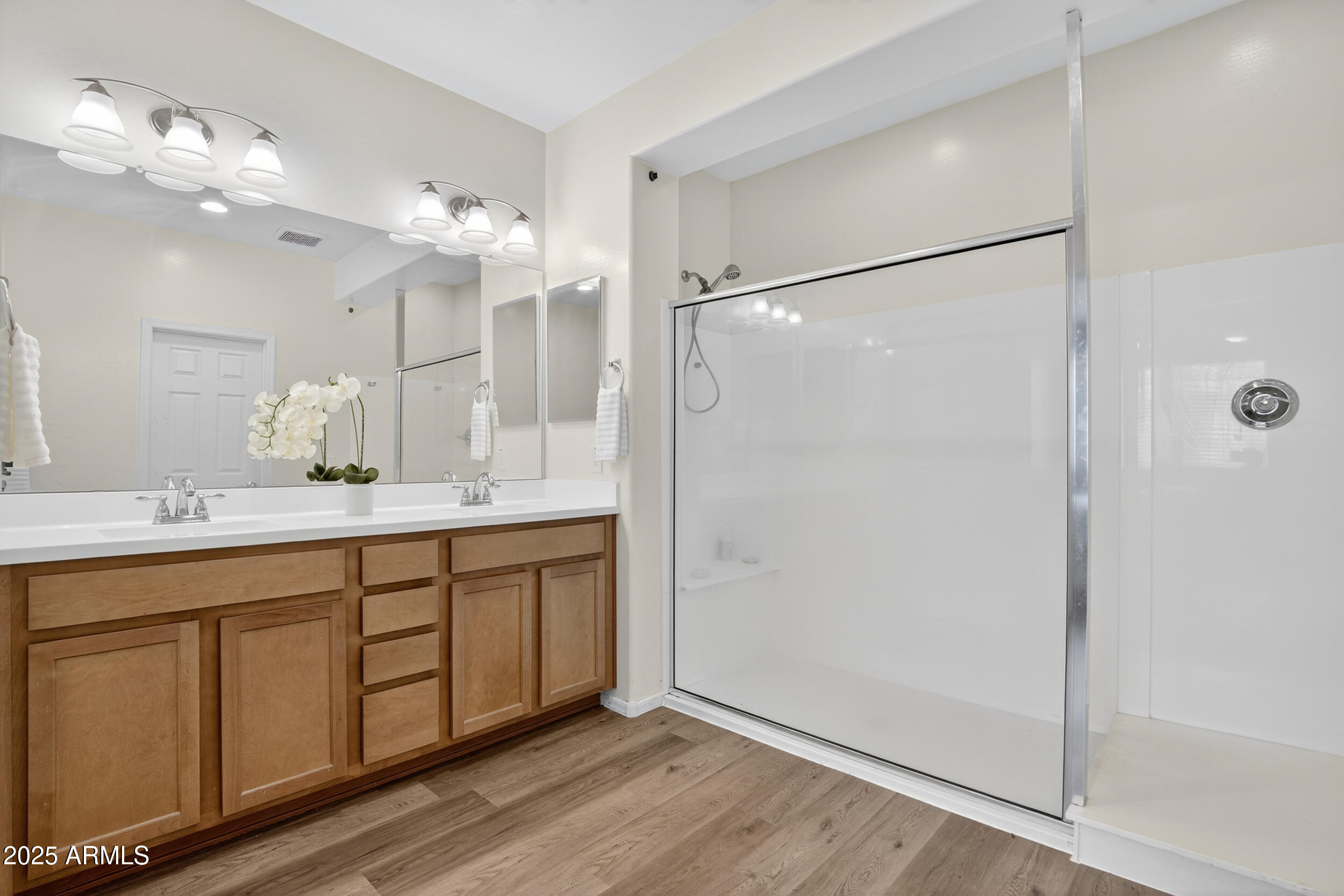 22484 E Calle De Flores