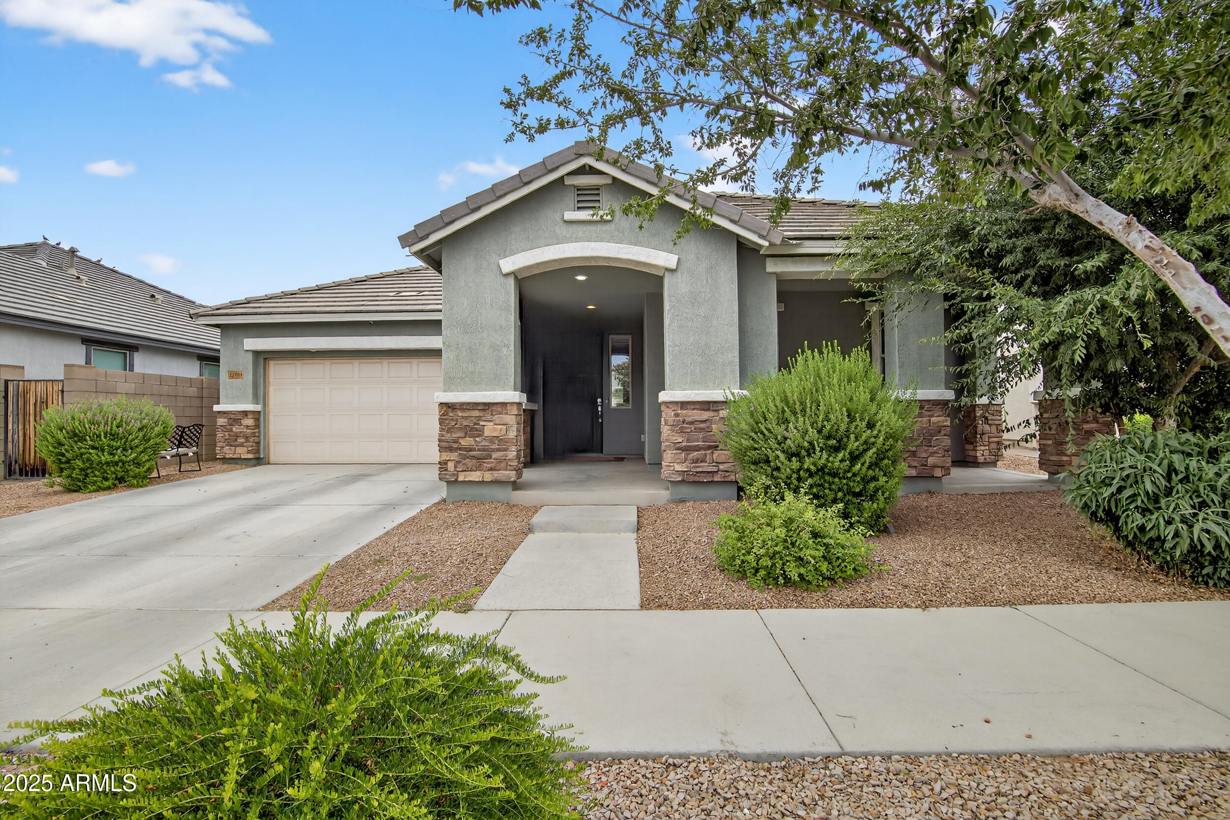 22484 E Calle De Flores