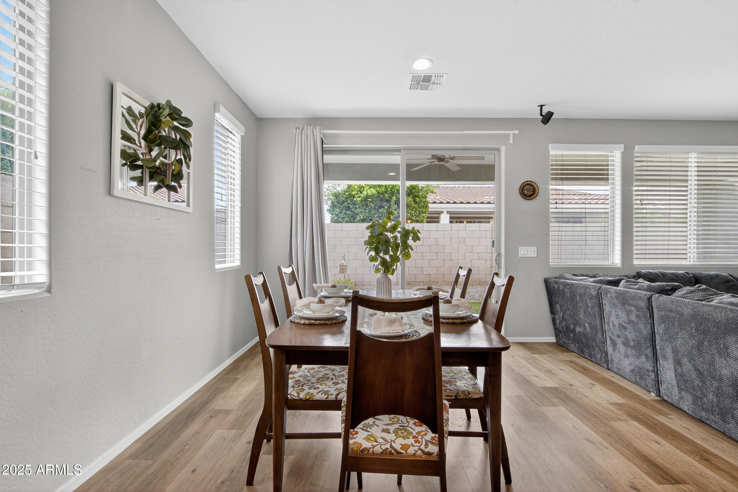 22484 E Calle De Flores