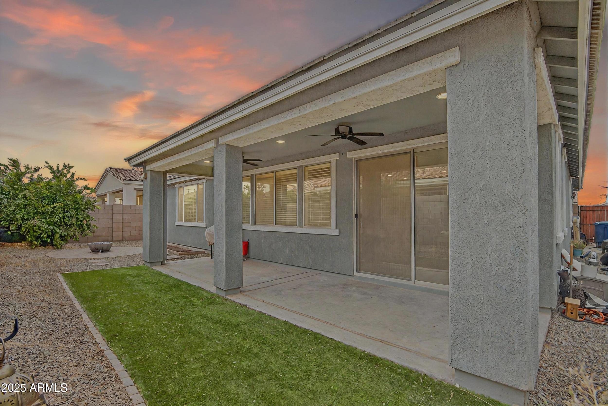 22484 E Calle De Flores