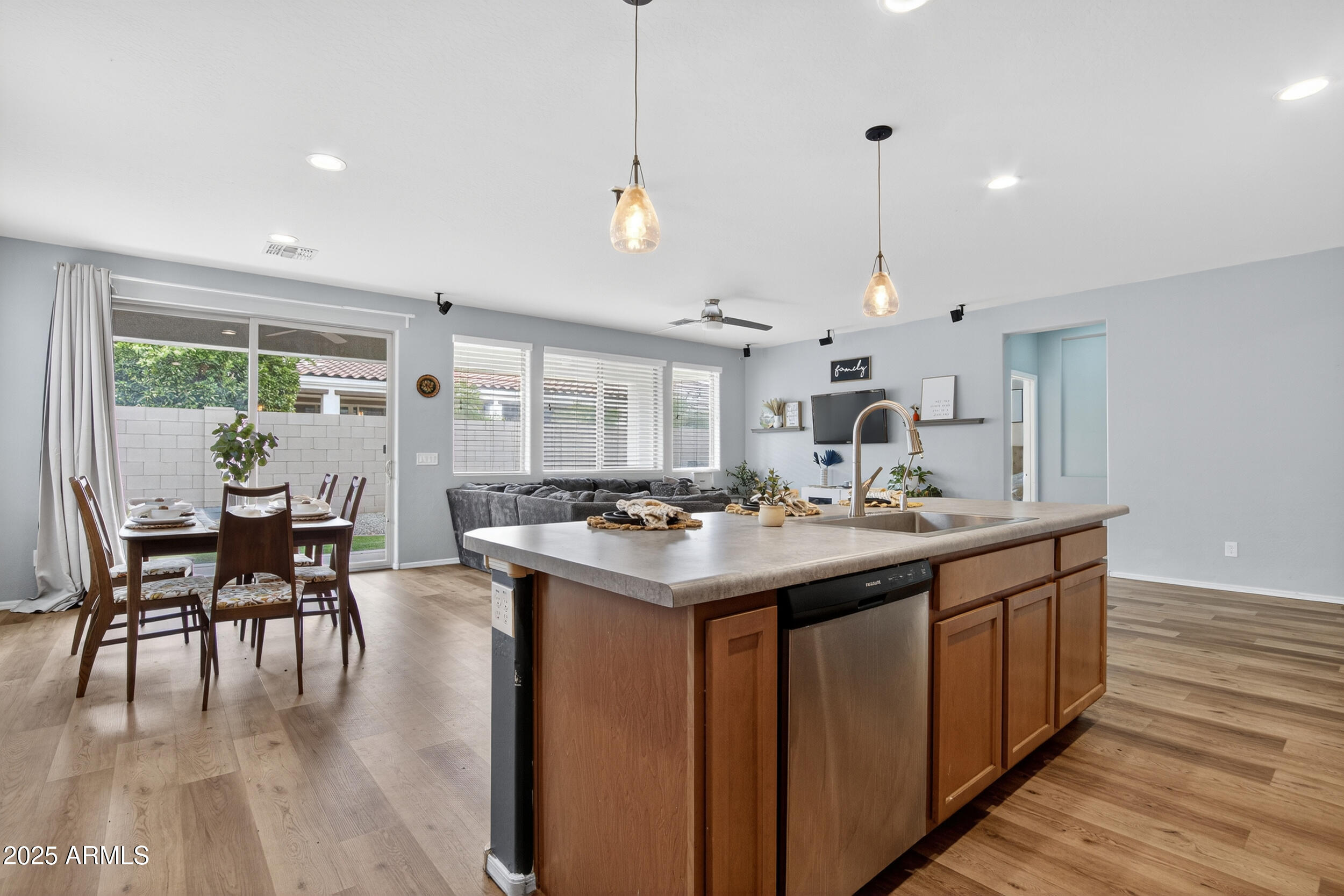 22484 E Calle De Flores