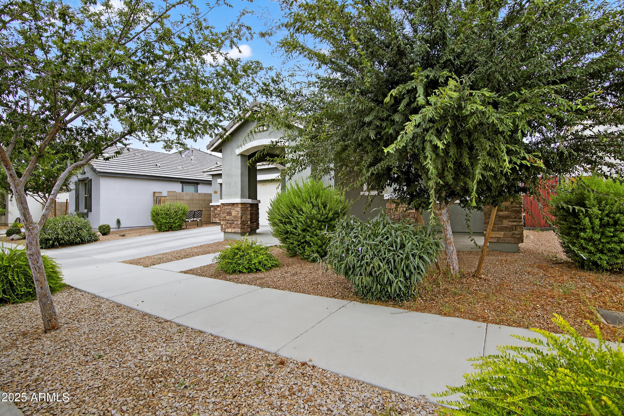 22484 E Calle De Flores
