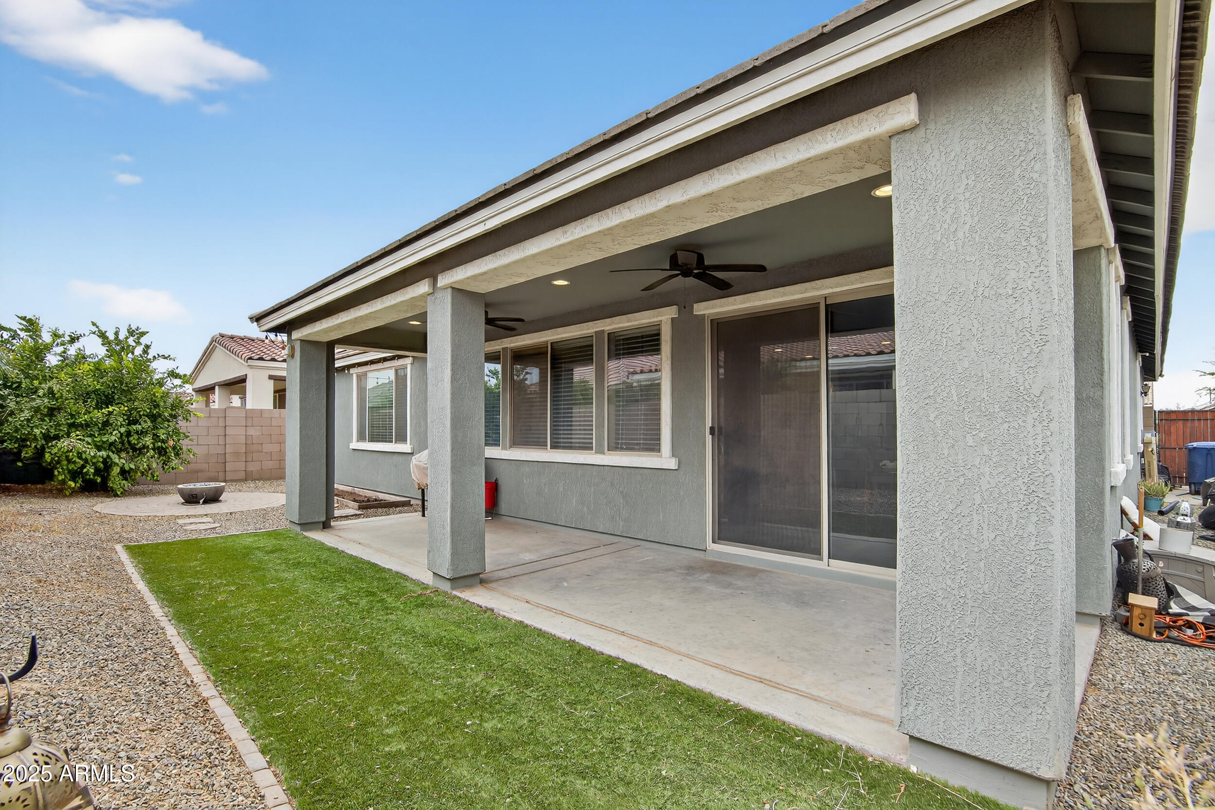 22484 E Calle De Flores