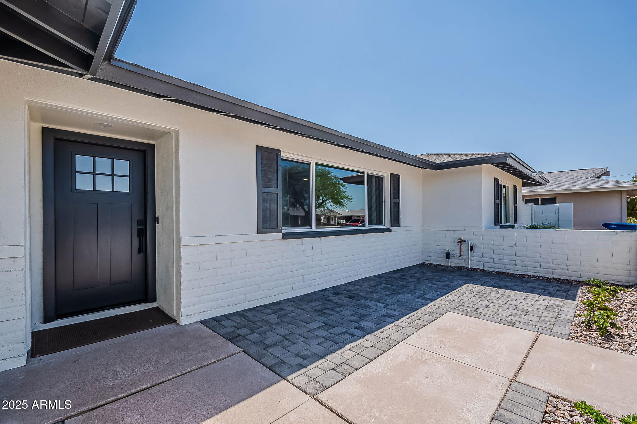 1261 E RIVIERA Drive