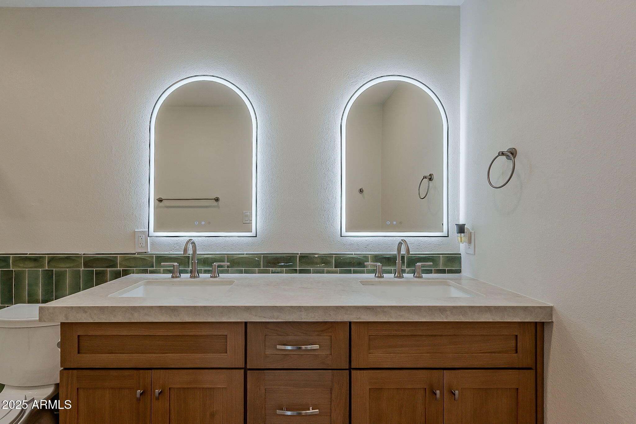 1261 E RIVIERA Drive