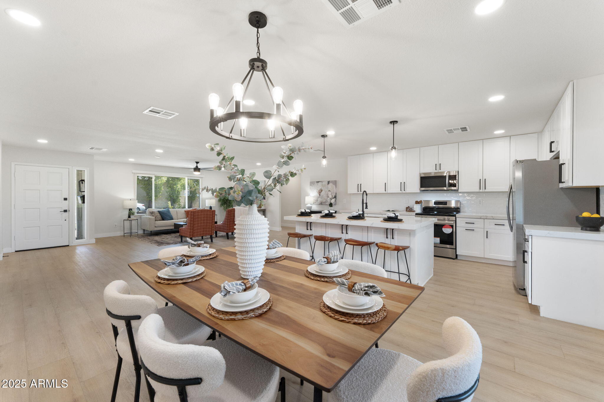 6646 S LA ROSA Drive