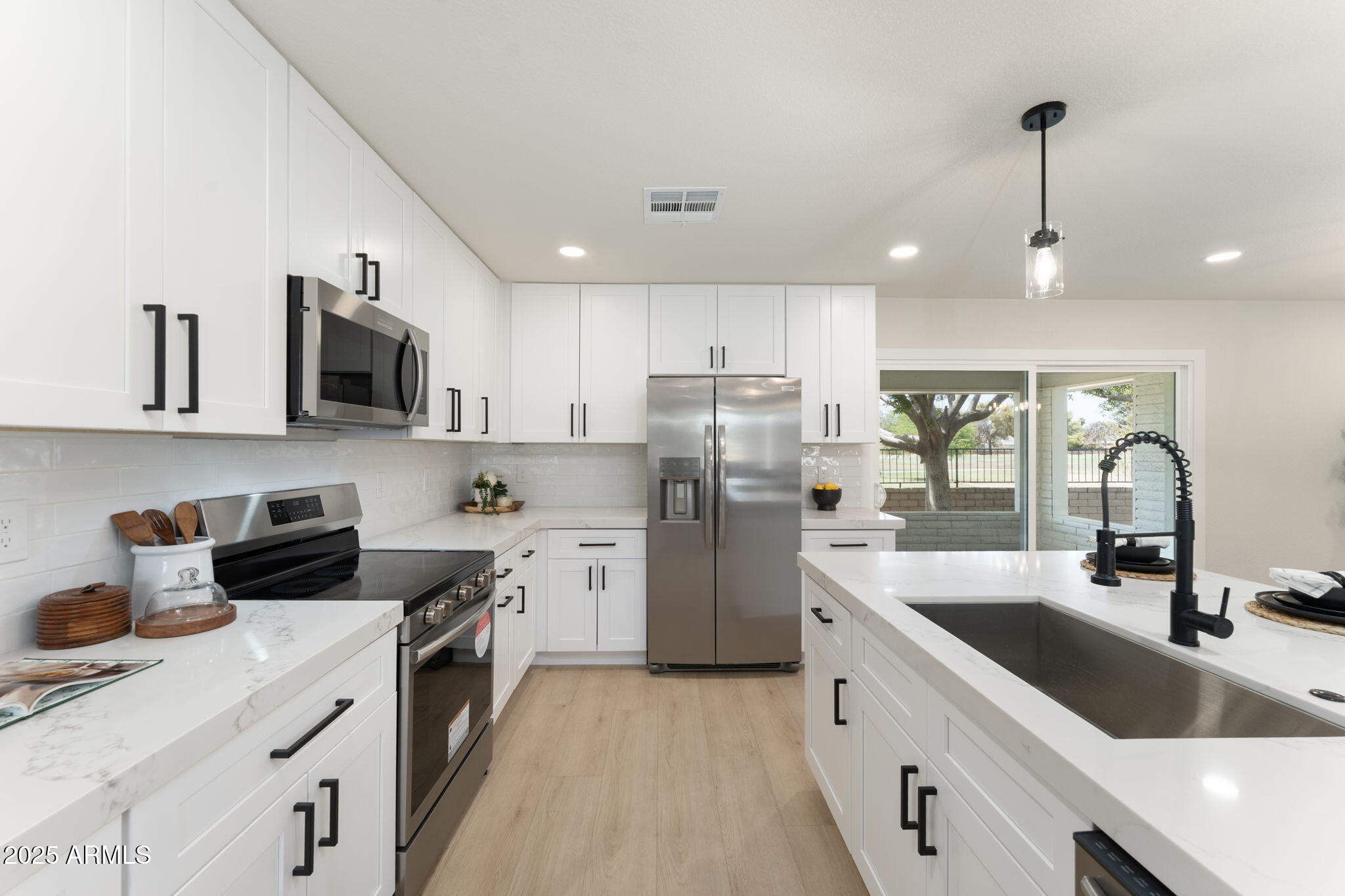 6646 S LA ROSA Drive