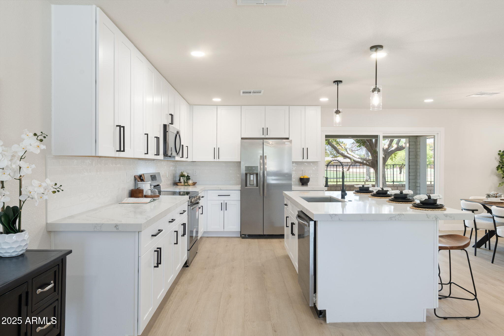 6646 S LA ROSA Drive