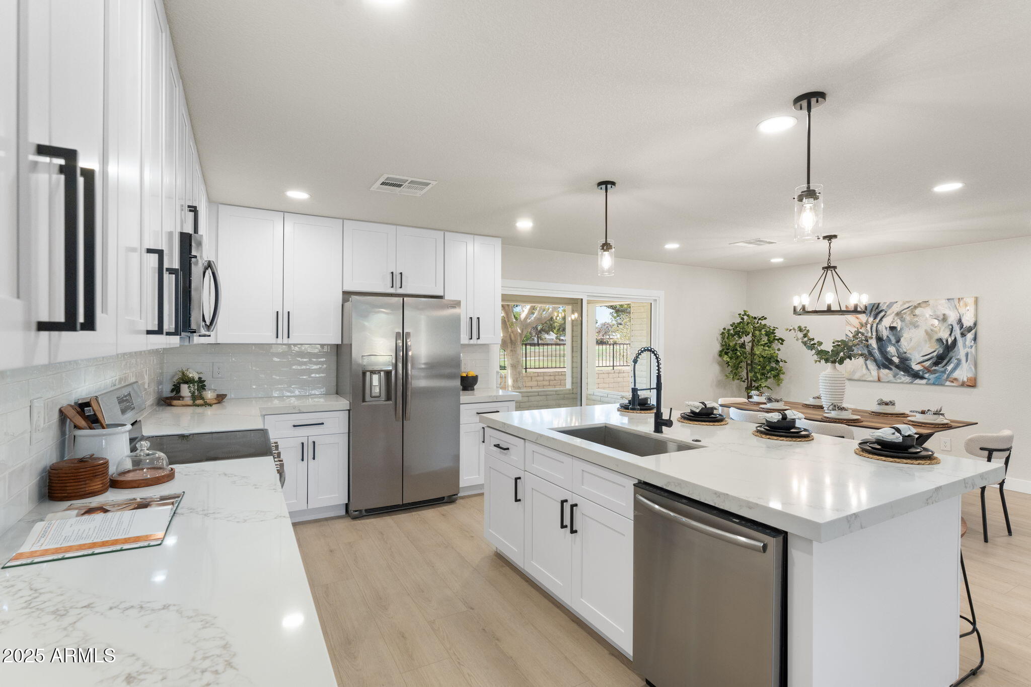 6646 S LA ROSA Drive