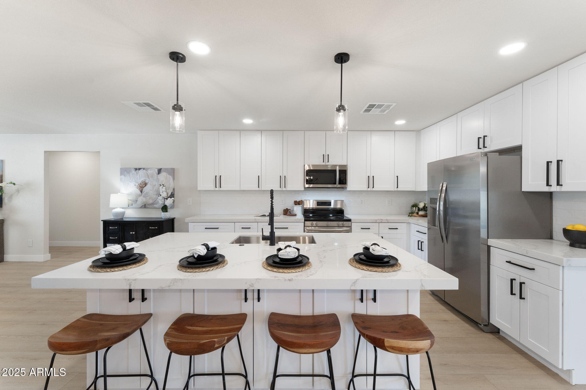 6646 S LA ROSA Drive