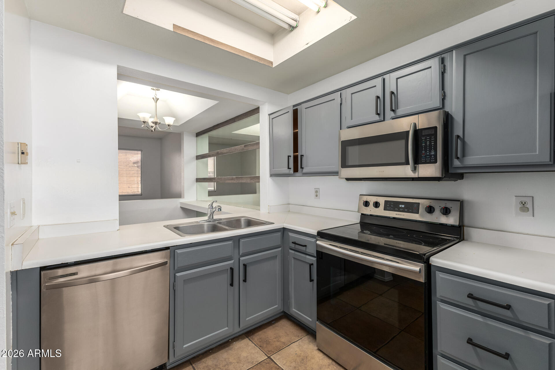 2875 W HIGHLAND Street 1102