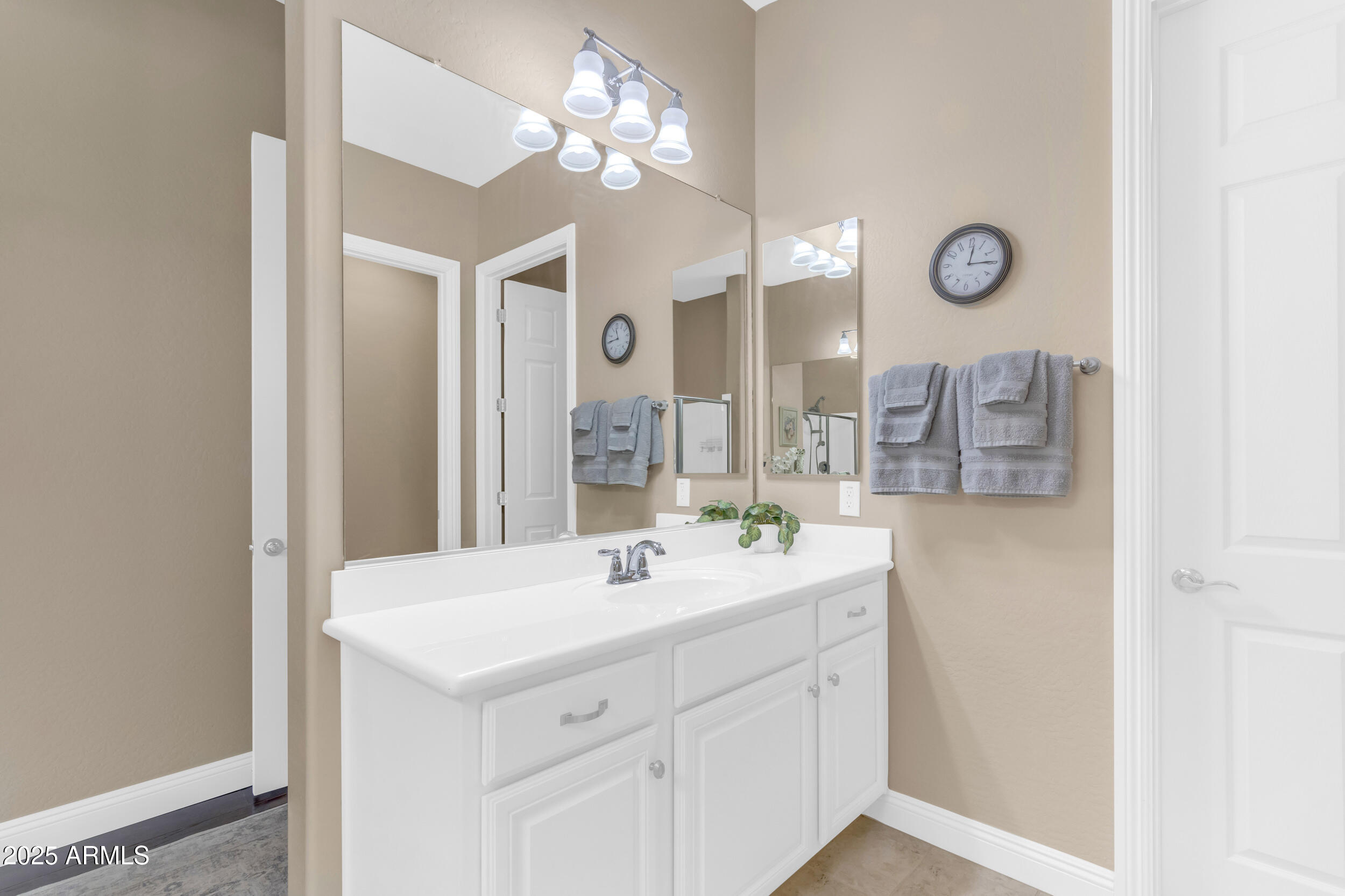 5942 W CACTUS WREN Way