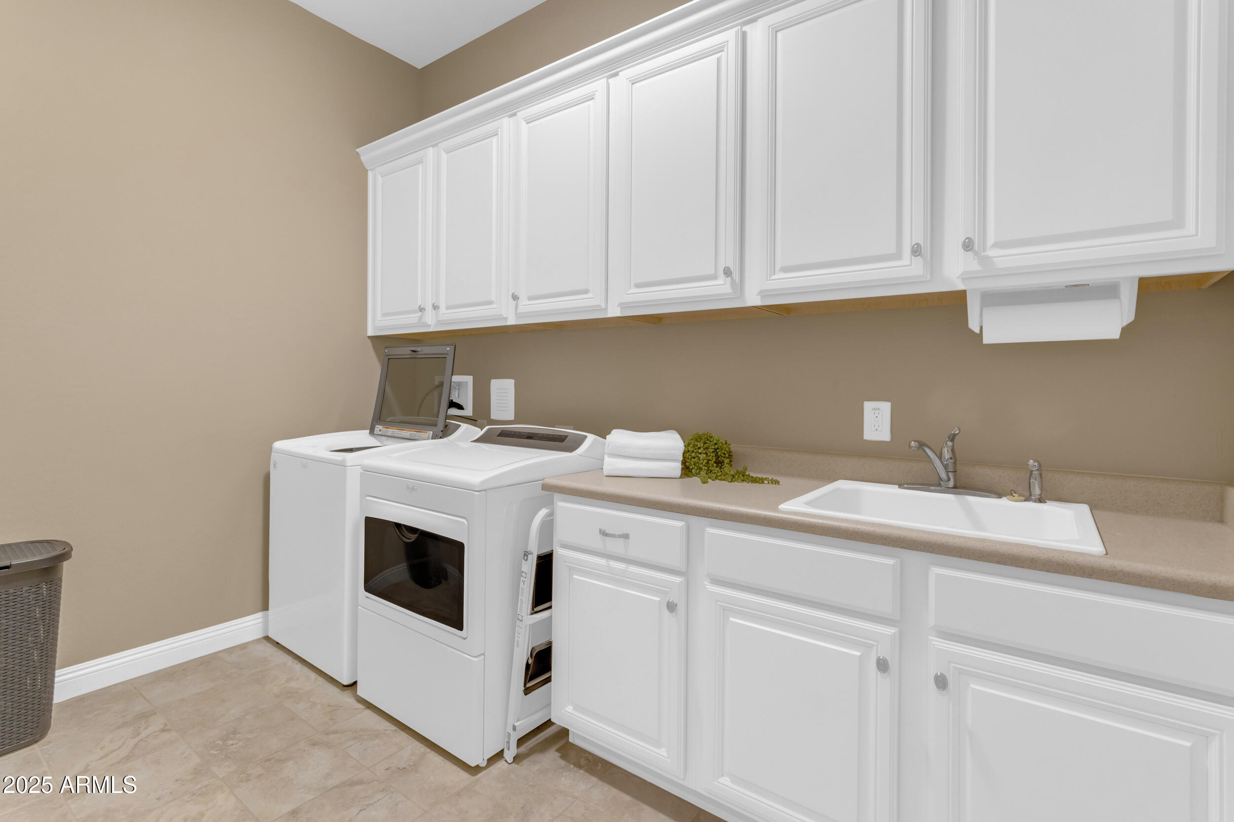 5942 W CACTUS WREN Way