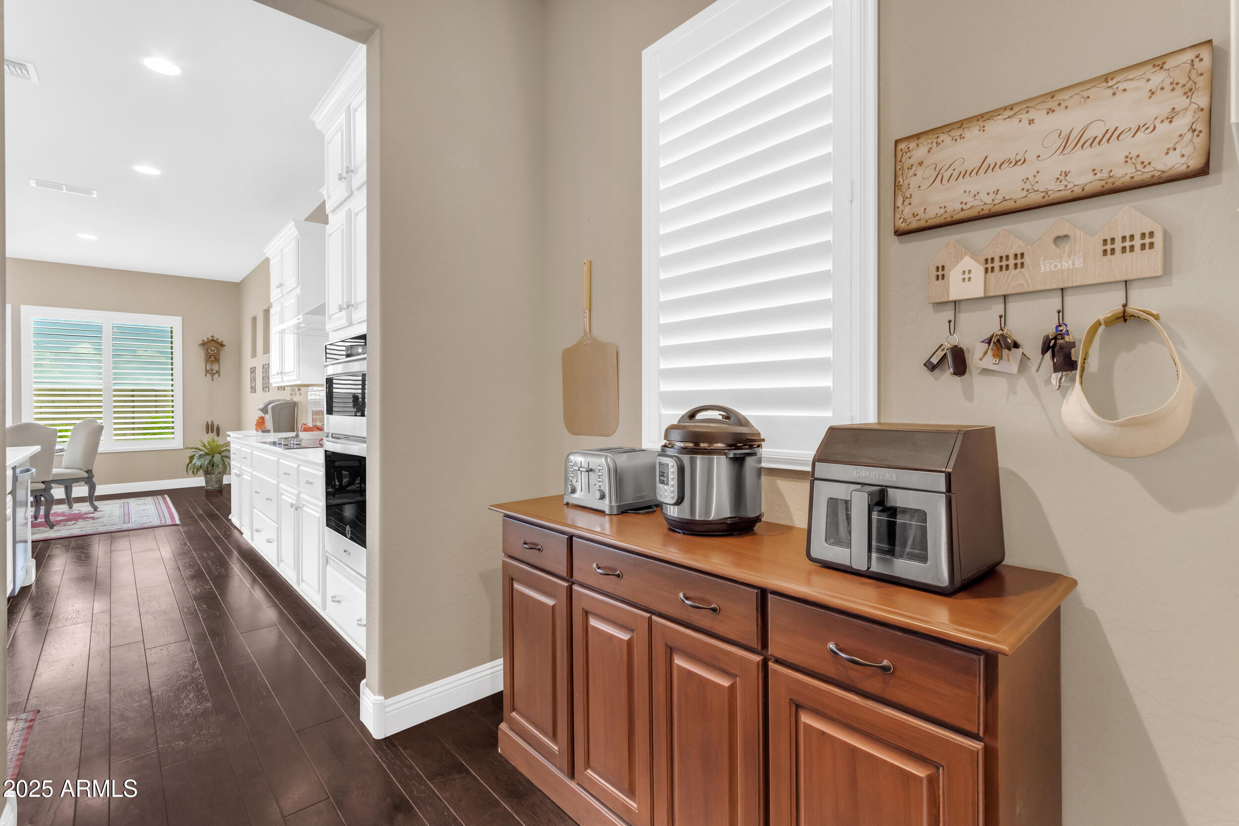 5942 W CACTUS WREN Way