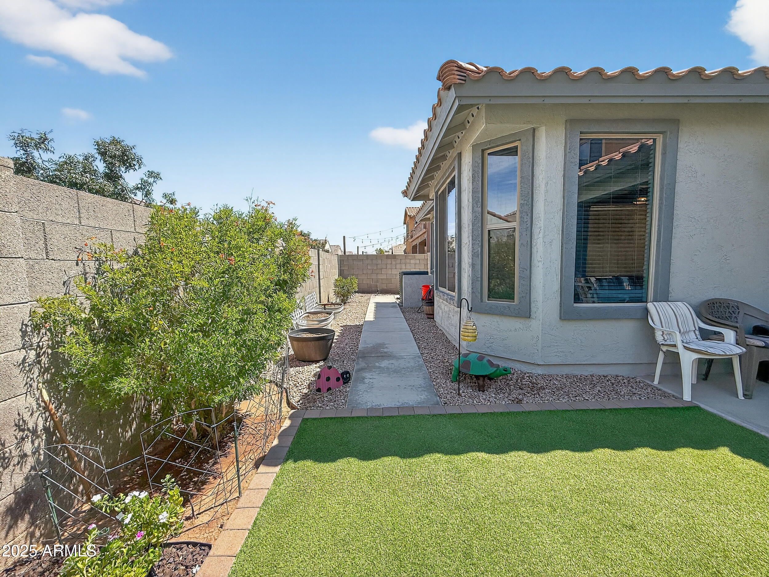 4080 E TORREY PINES Lane