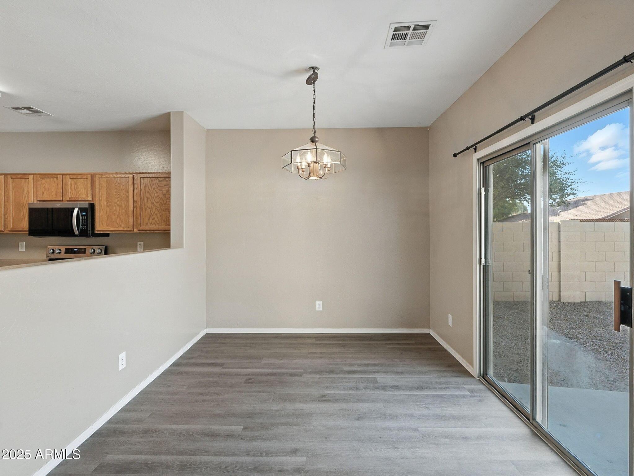 2142 E FRIESIAN Drive