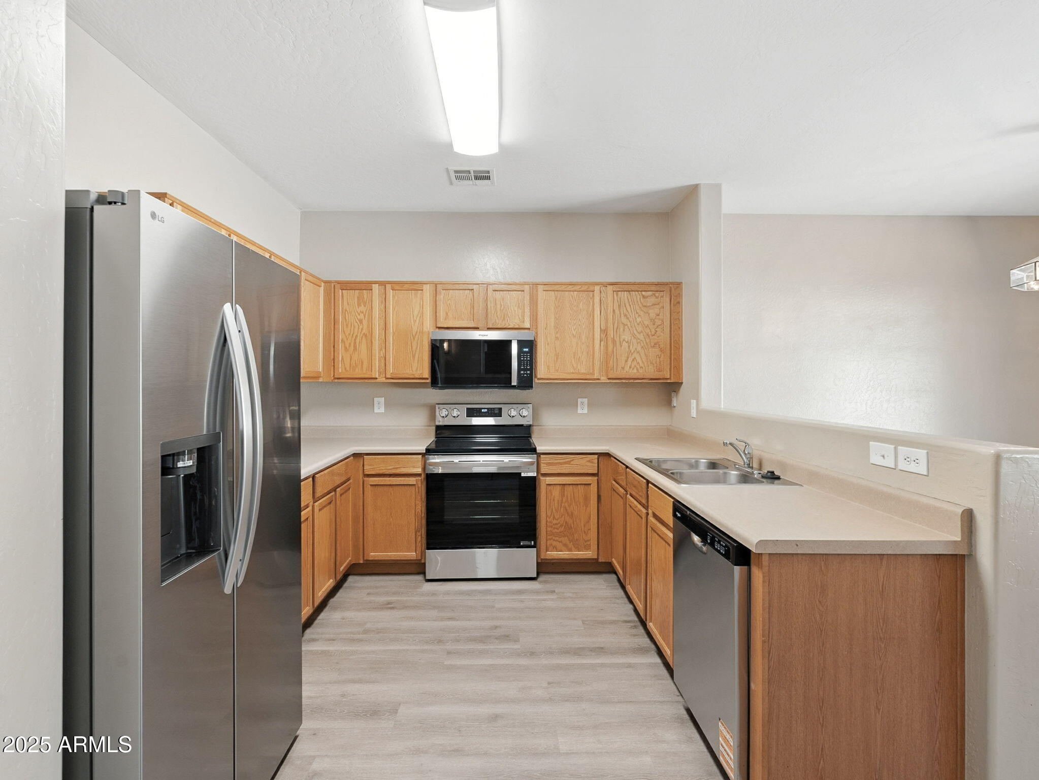 2142 E FRIESIAN Drive