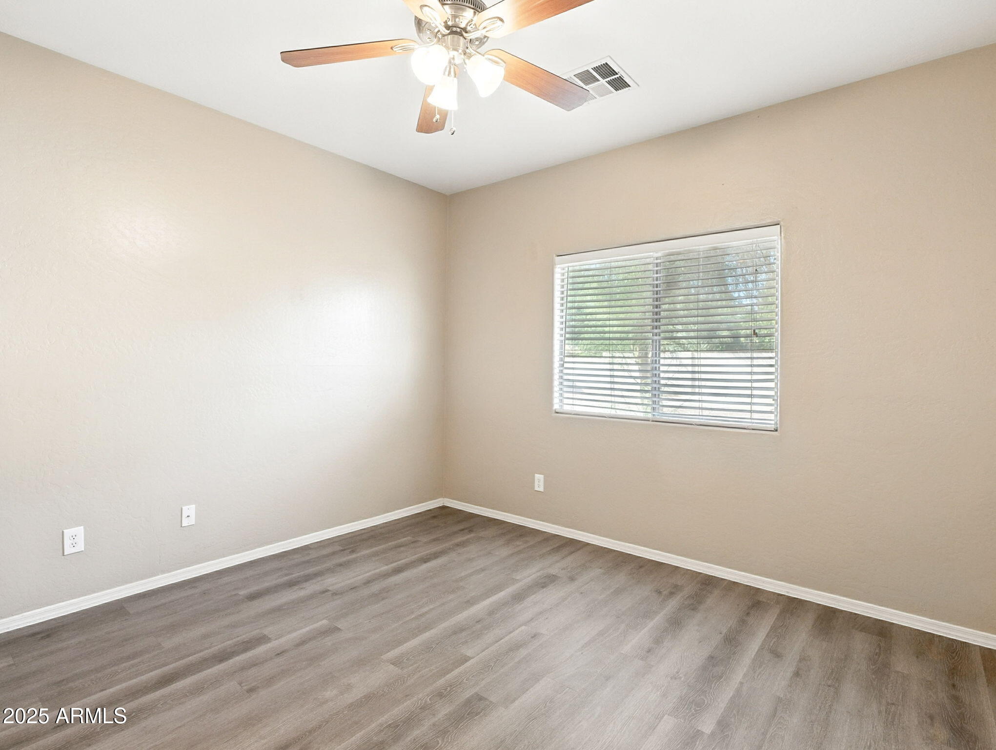 2142 E FRIESIAN Drive