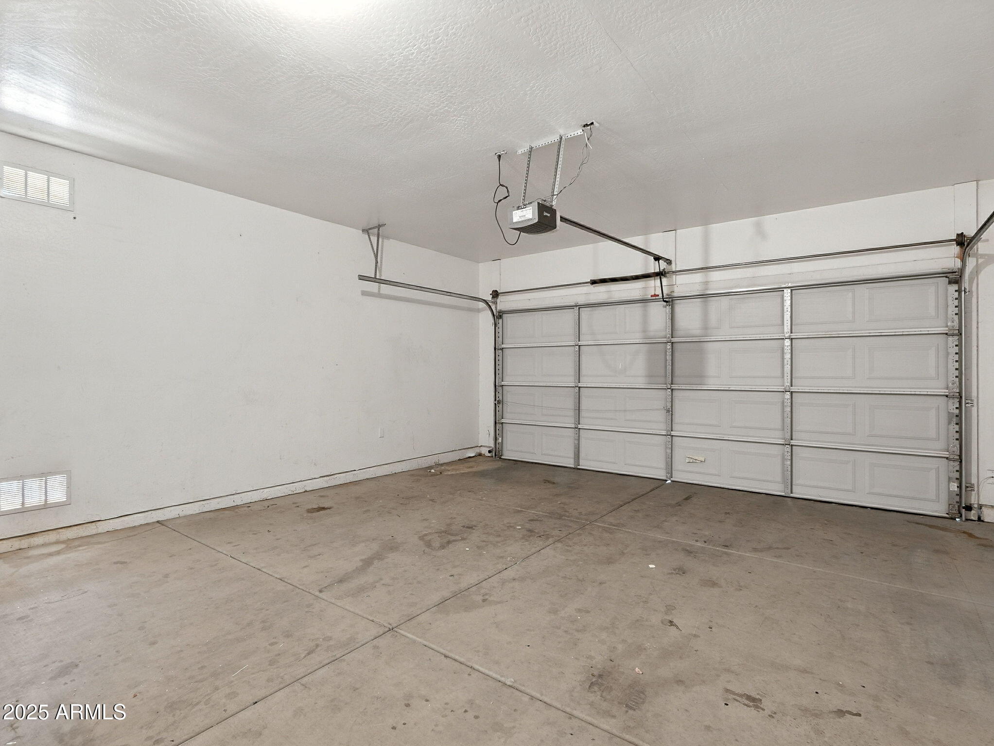 2142 E FRIESIAN Drive