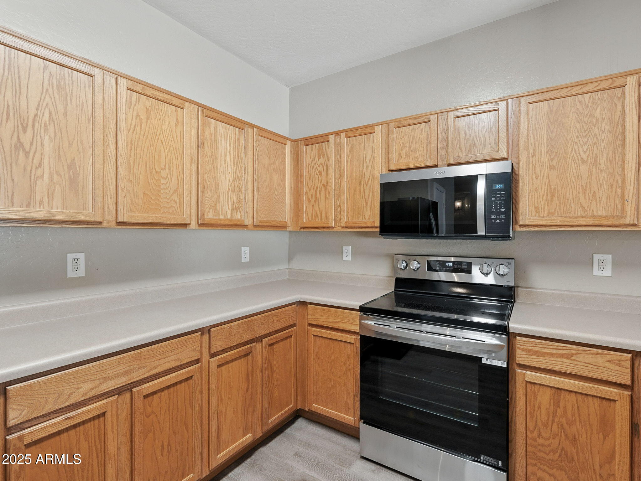 2142 E FRIESIAN Drive