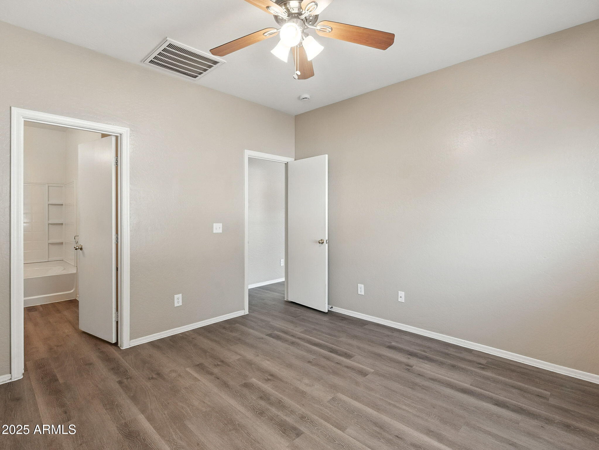 2142 E FRIESIAN Drive