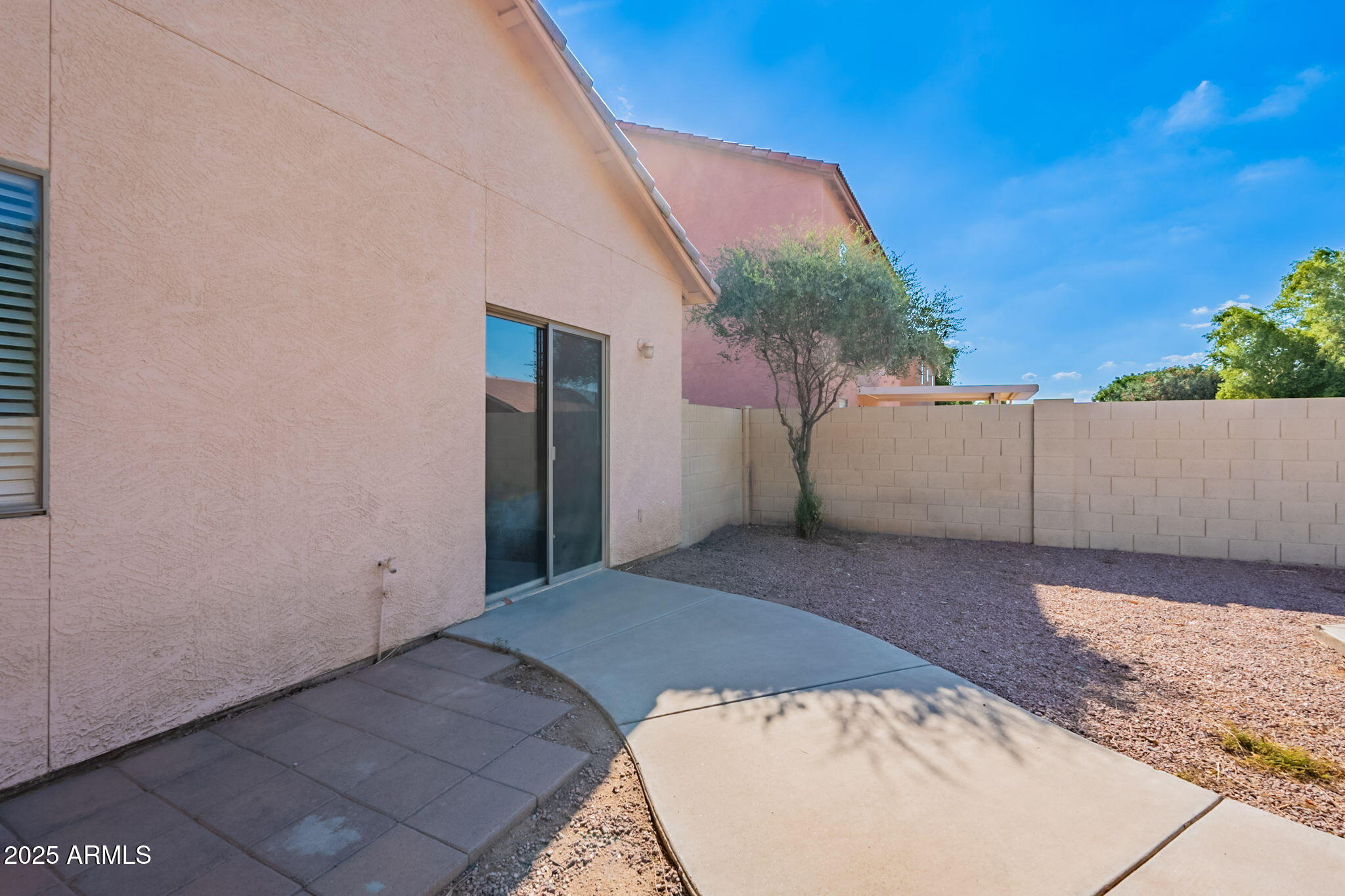 2142 E FRIESIAN Drive