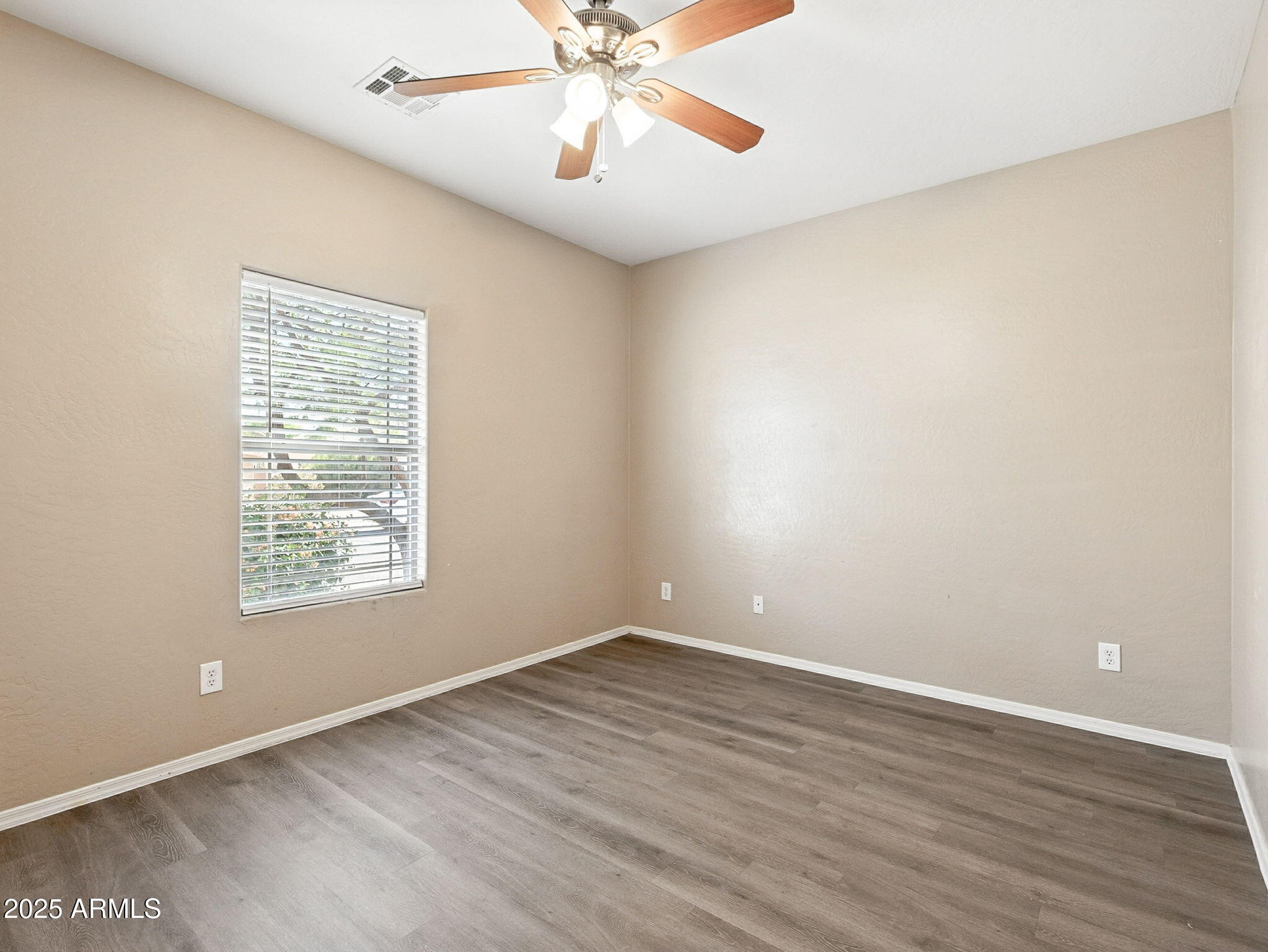 2142 E FRIESIAN Drive