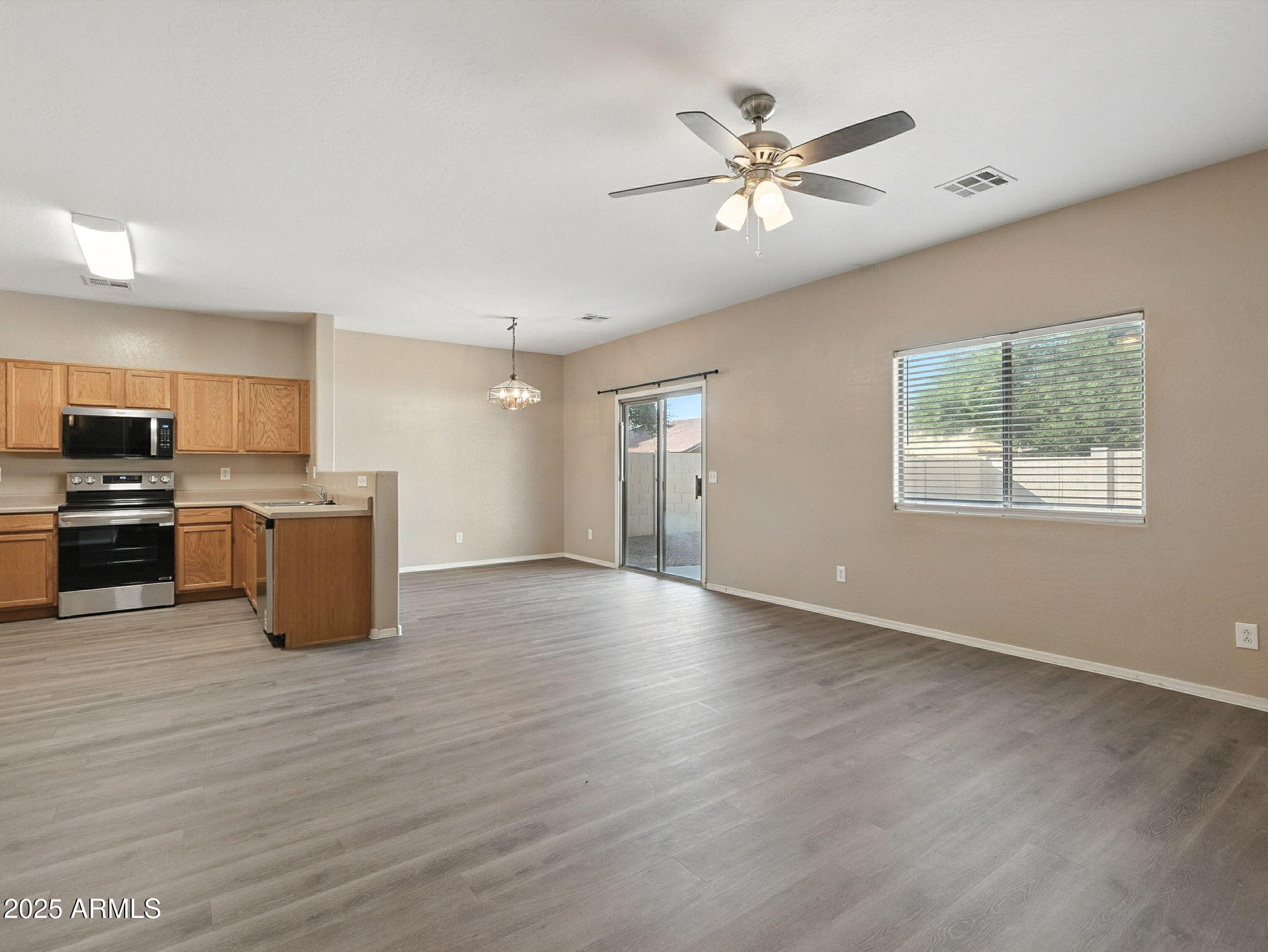 2142 E FRIESIAN Drive