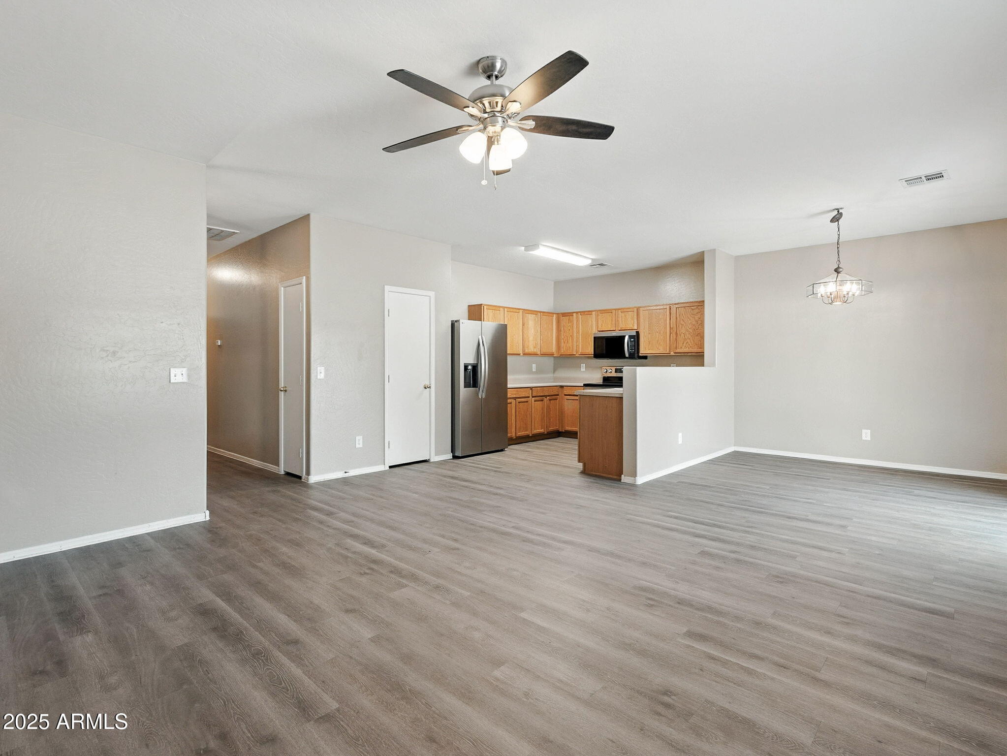 2142 E FRIESIAN Drive