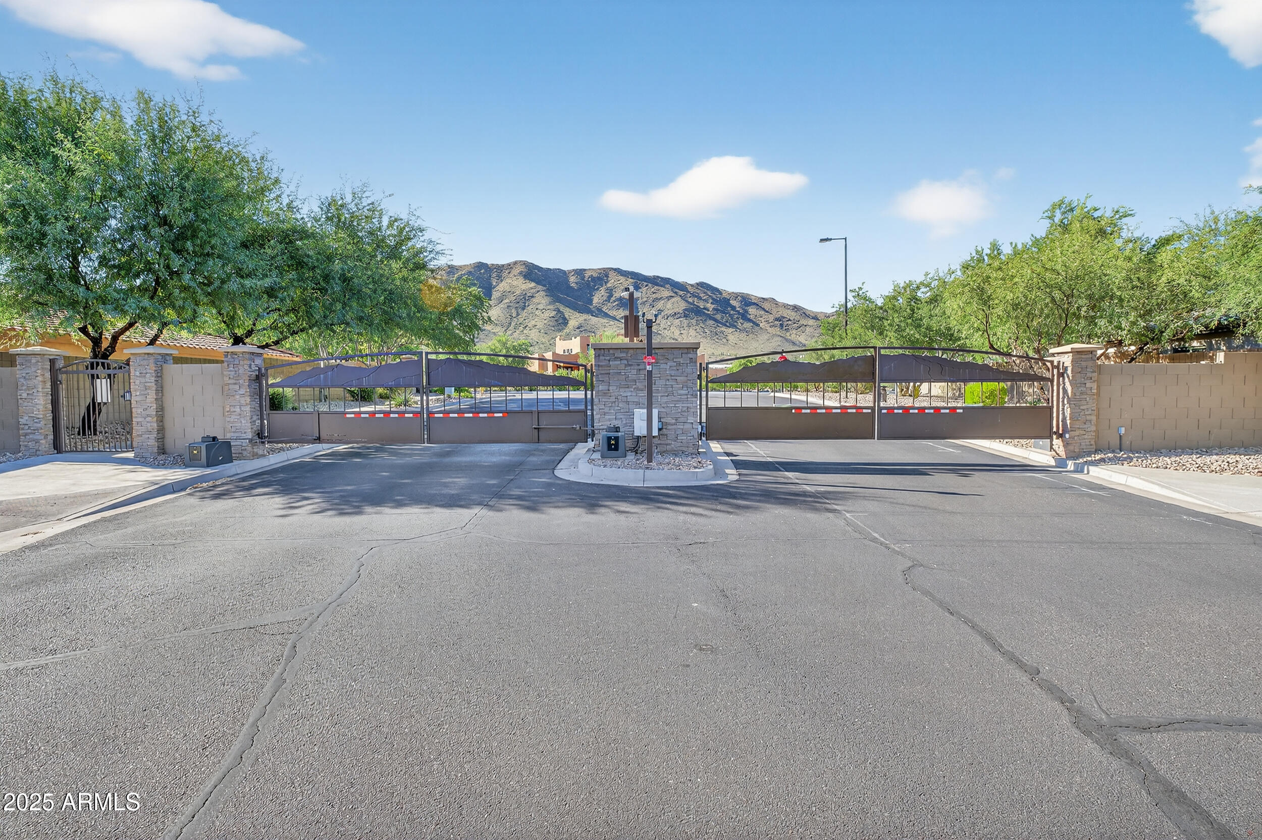 2436 W KACHINA Trail