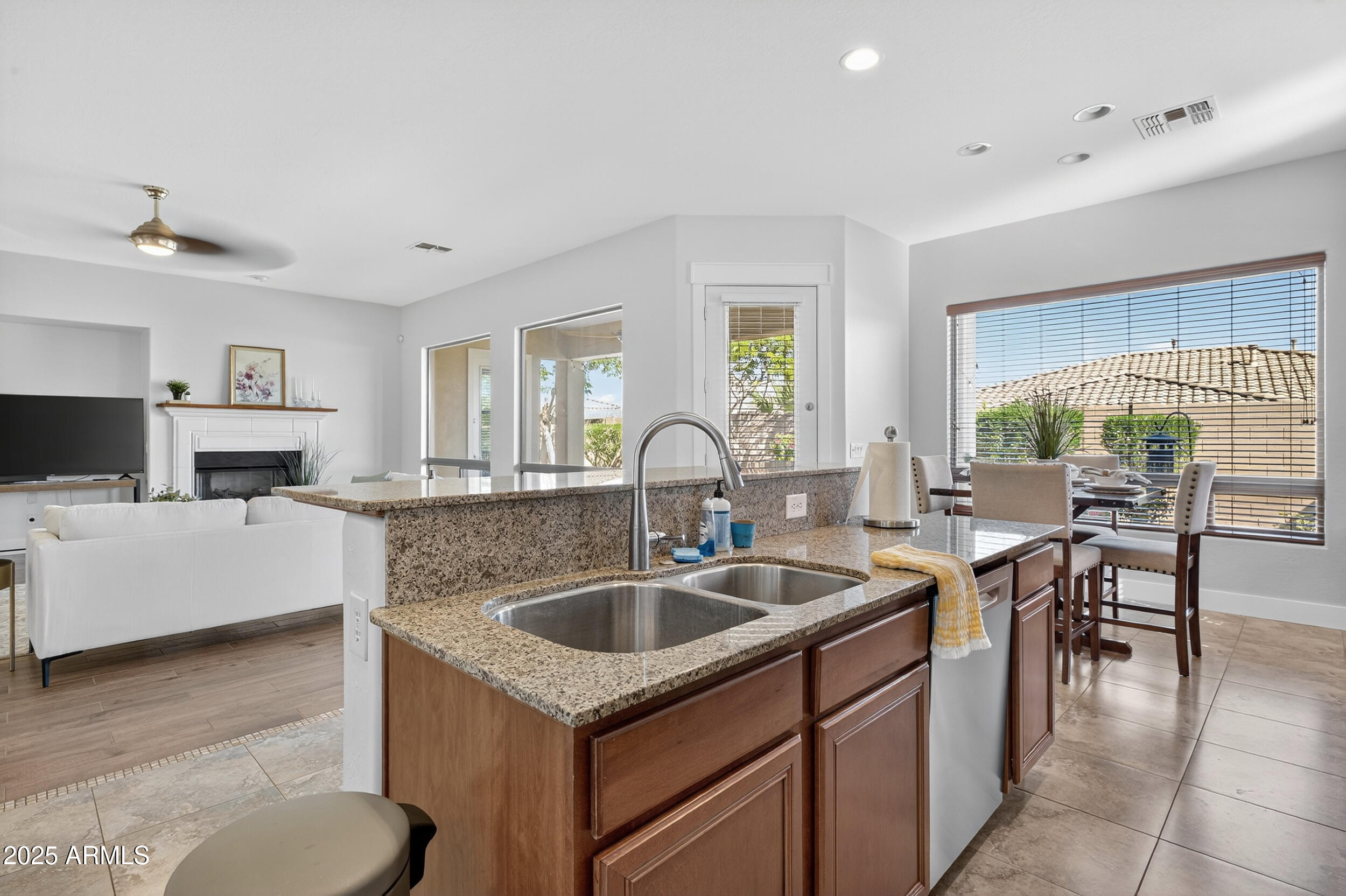 2436 W KACHINA Trail