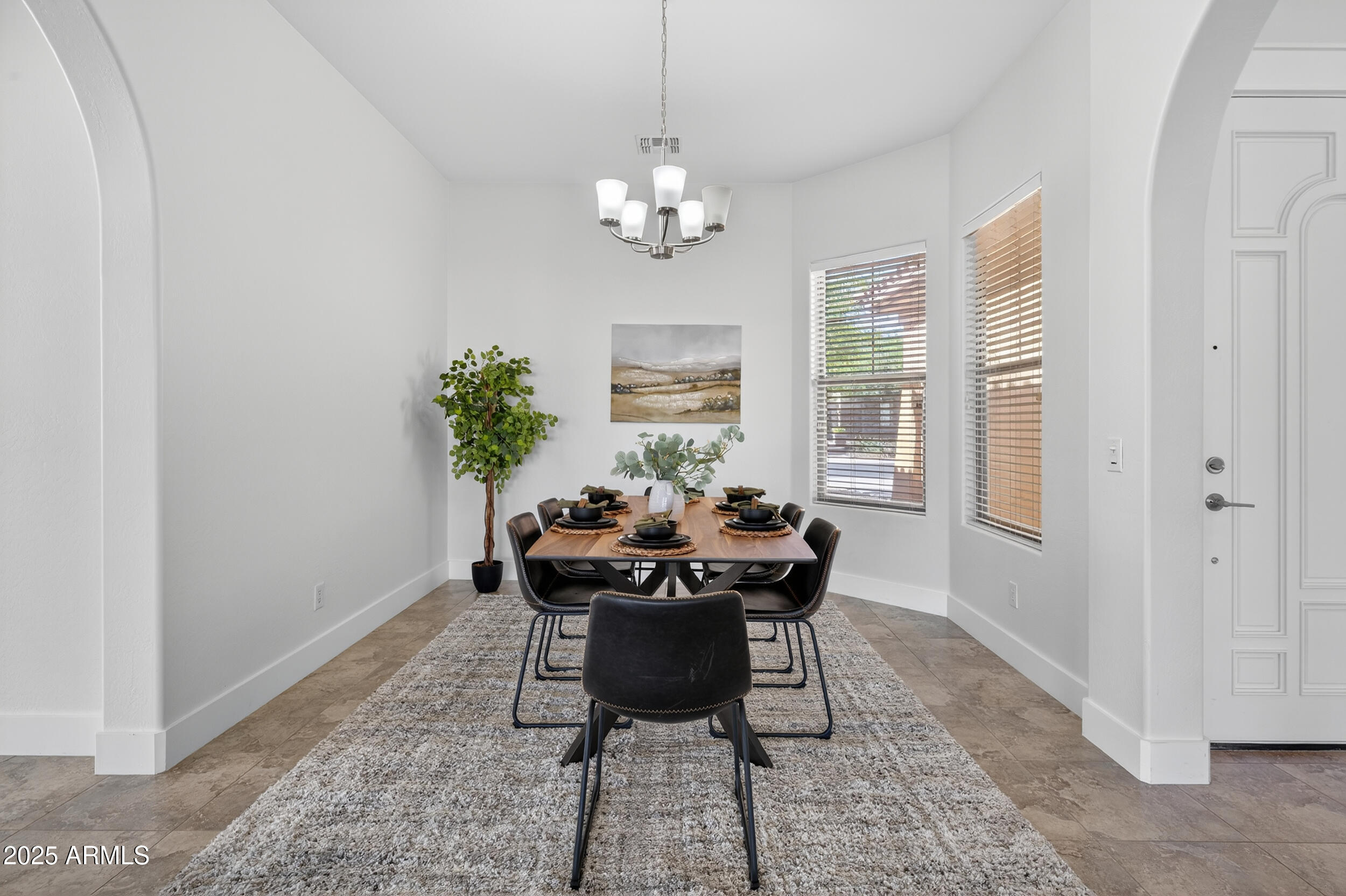 2436 W KACHINA Trail