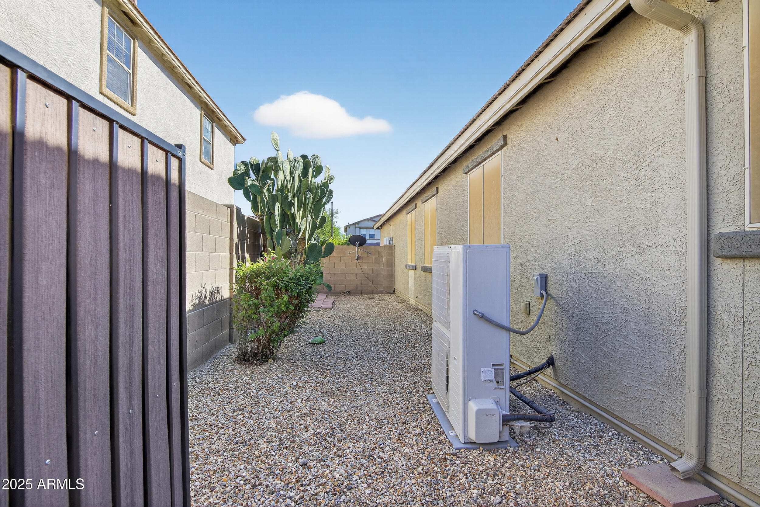 17368 W RED BIRD Road