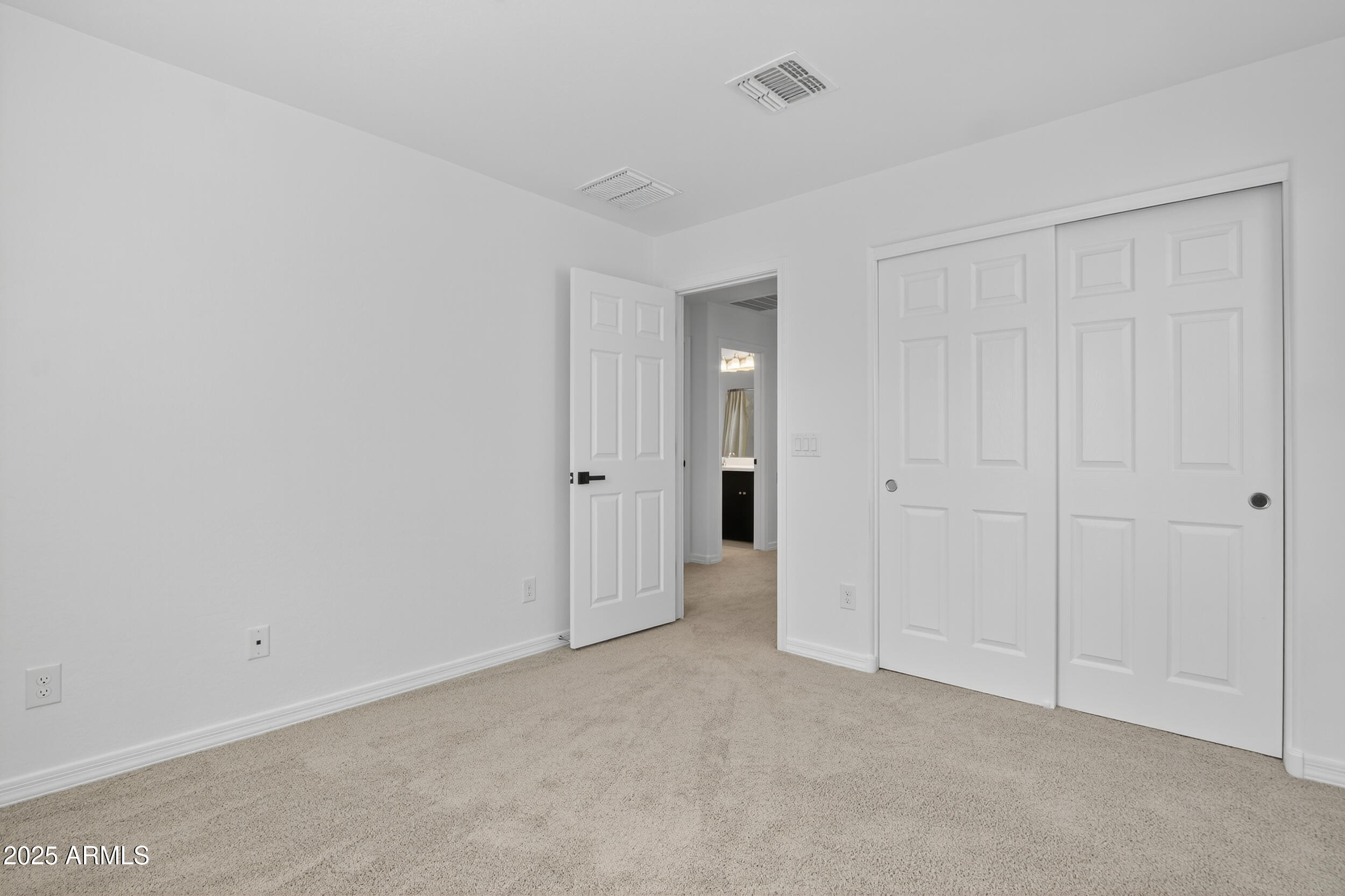 1218 W SPARROW Drive