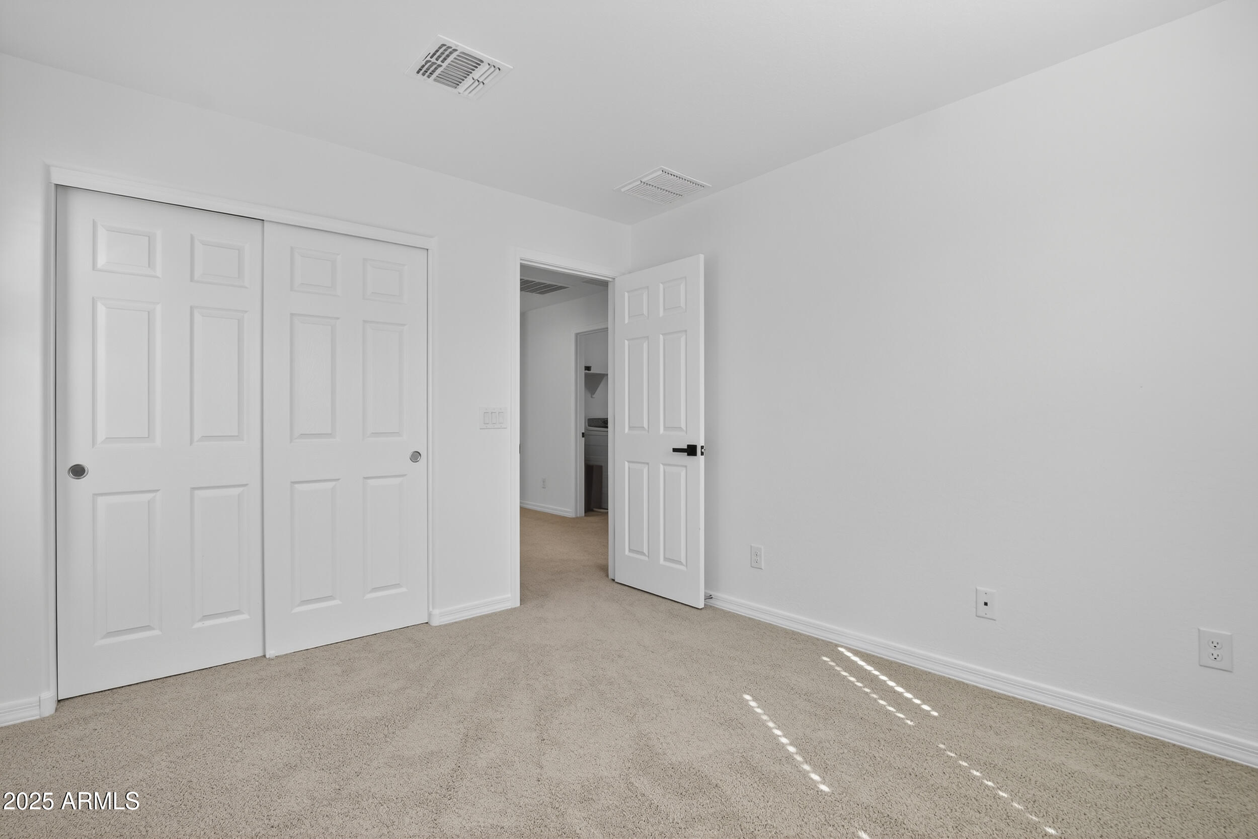 1218 W SPARROW Drive