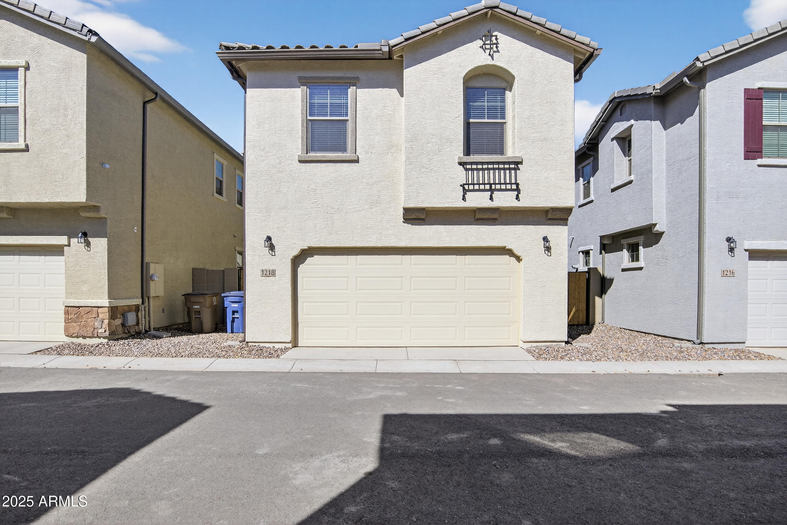 1218 W SPARROW Drive