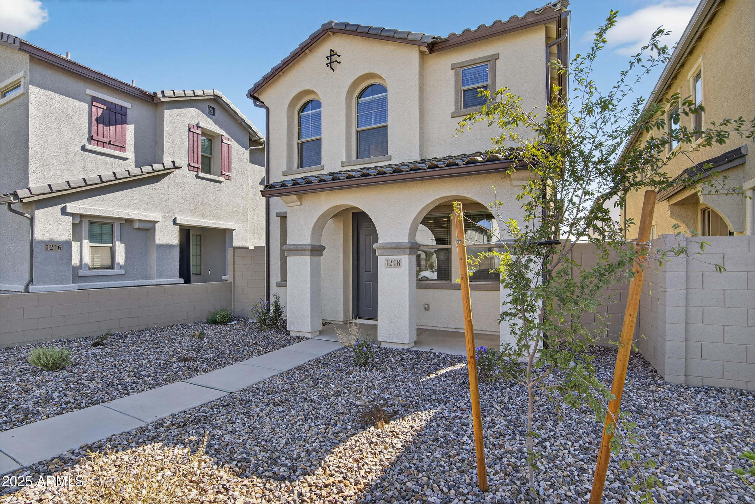 1218 W SPARROW Drive