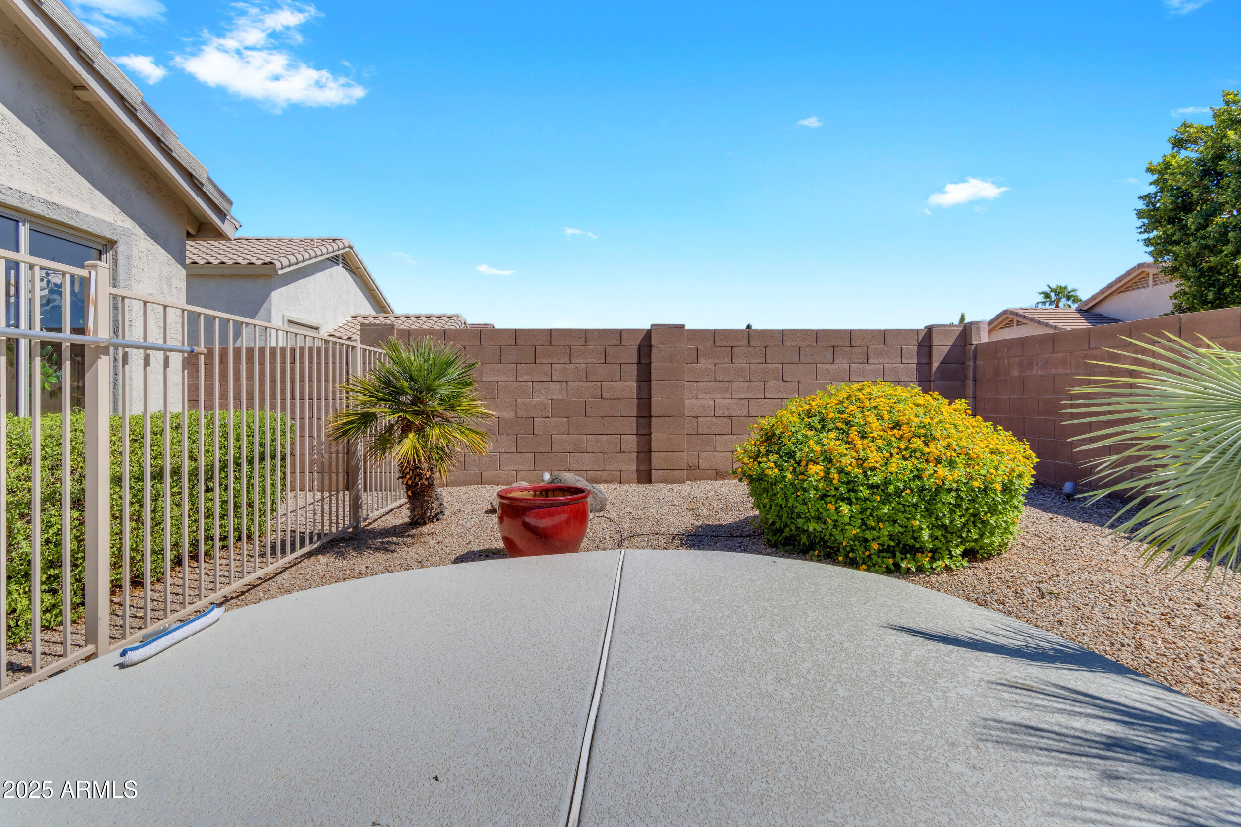10231 E OLLA Avenue