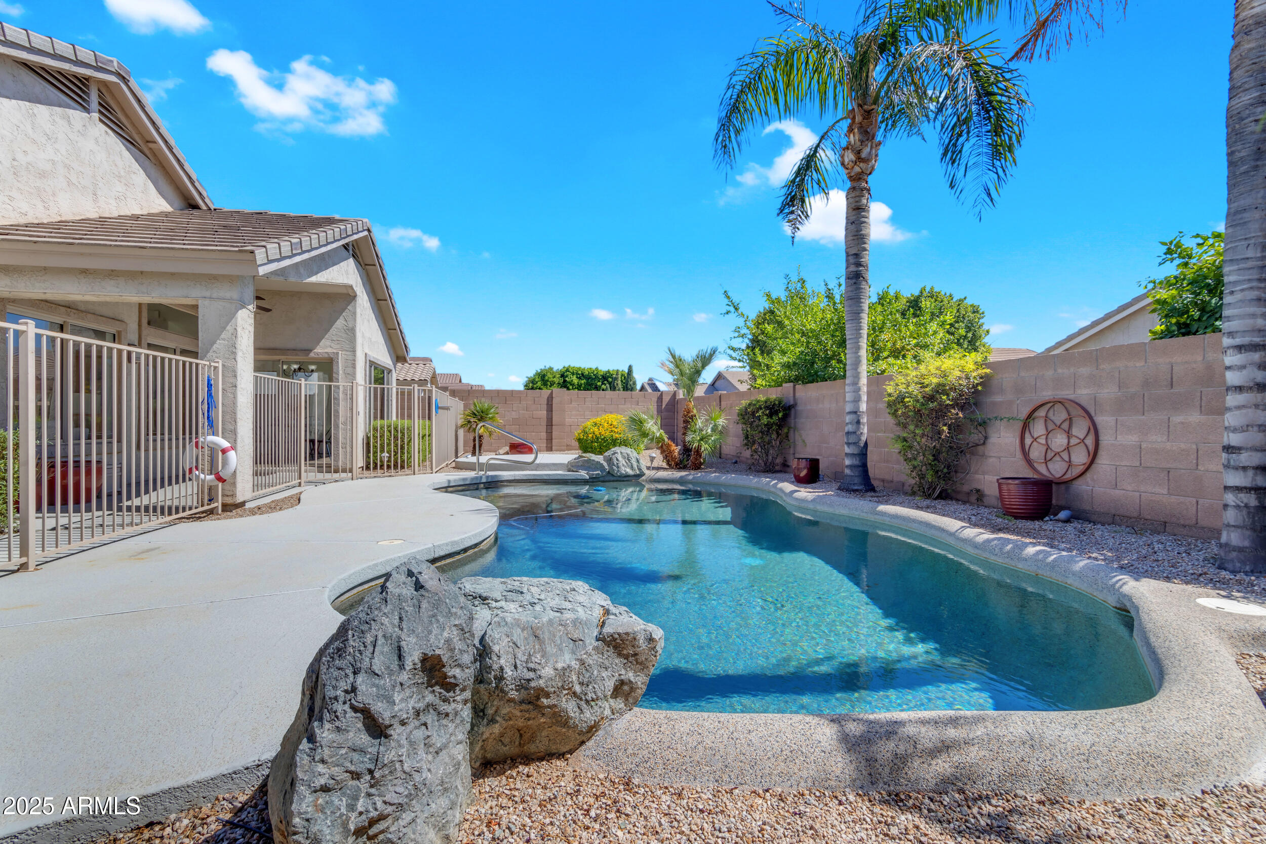 10231 E OLLA Avenue