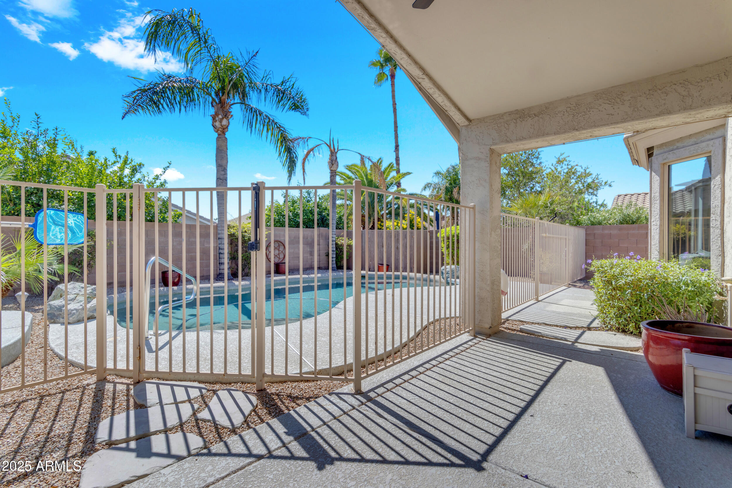10231 E OLLA Avenue