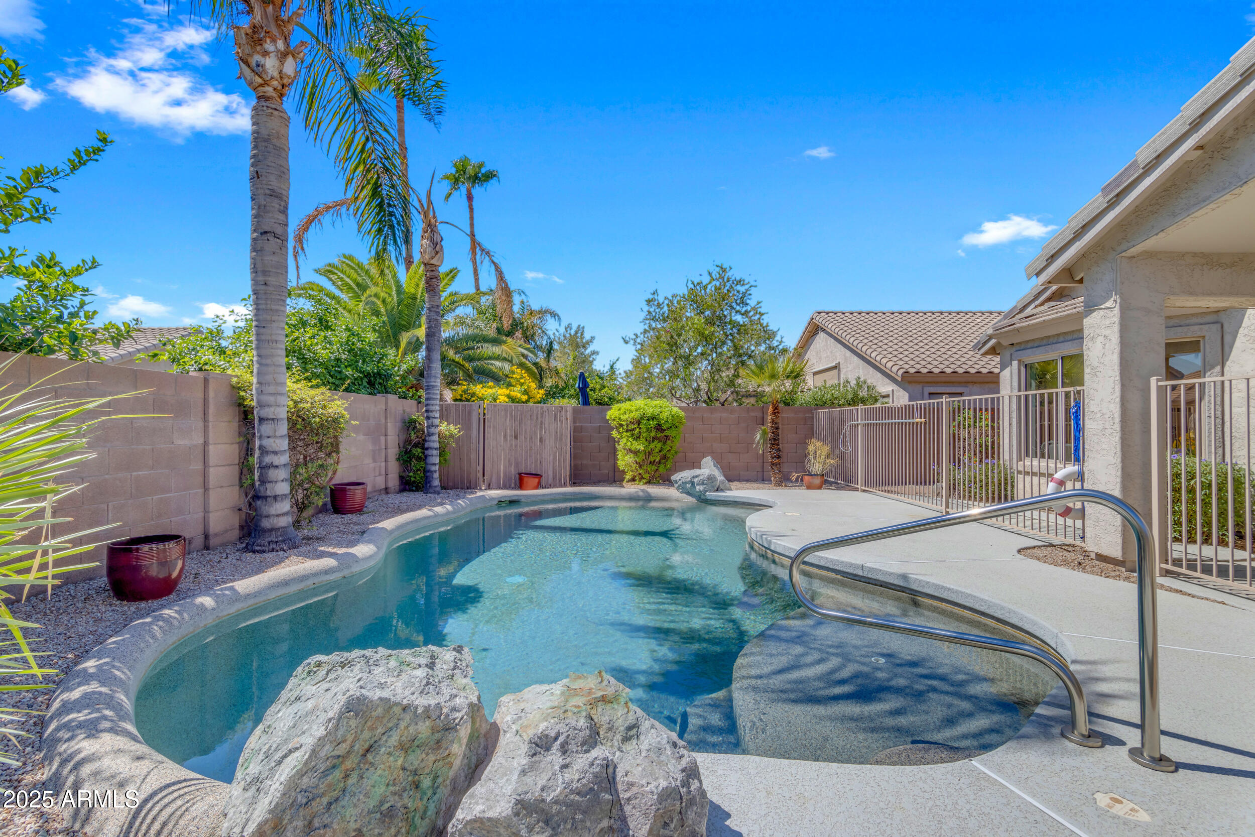 10231 E OLLA Avenue