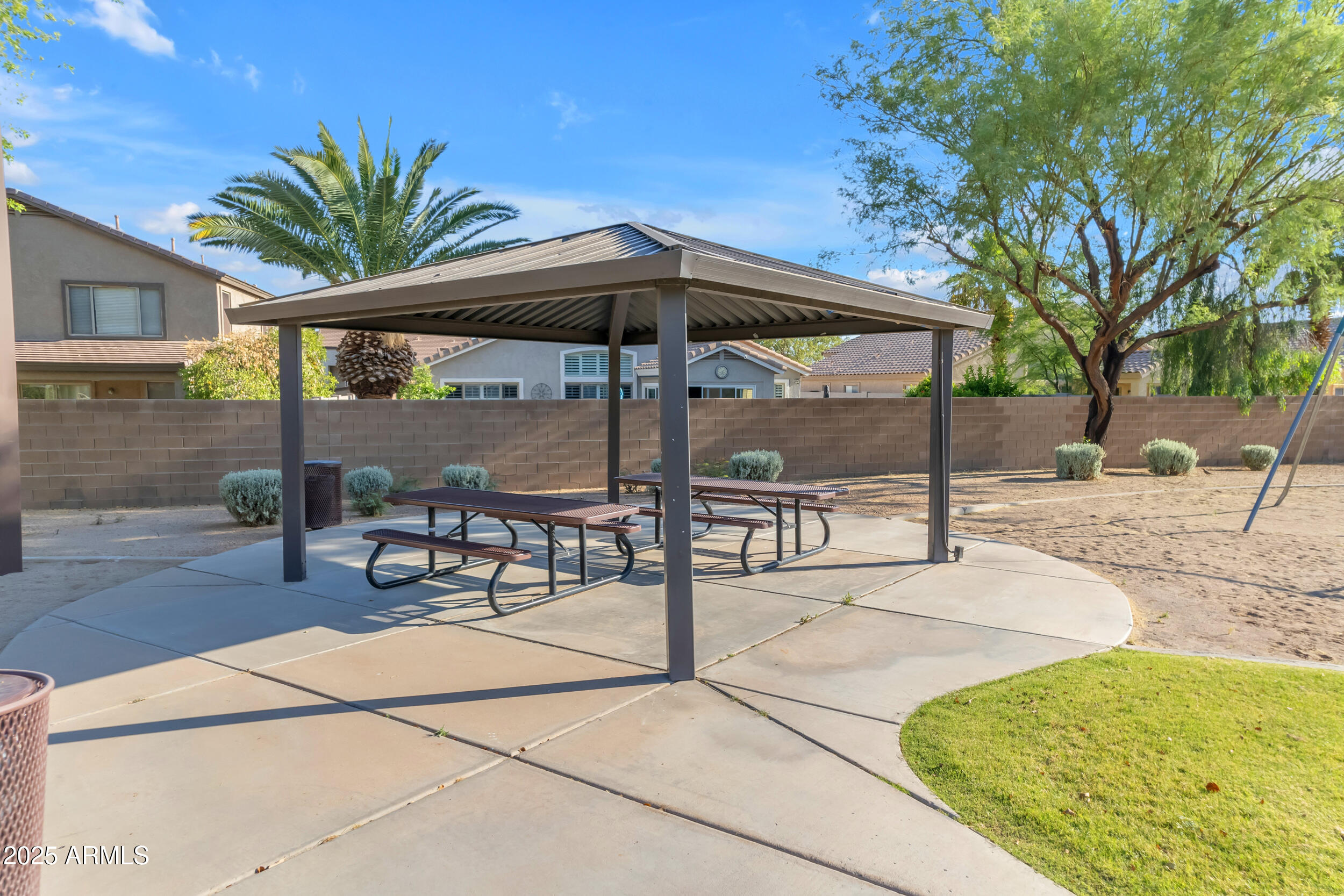 10231 E OLLA Avenue